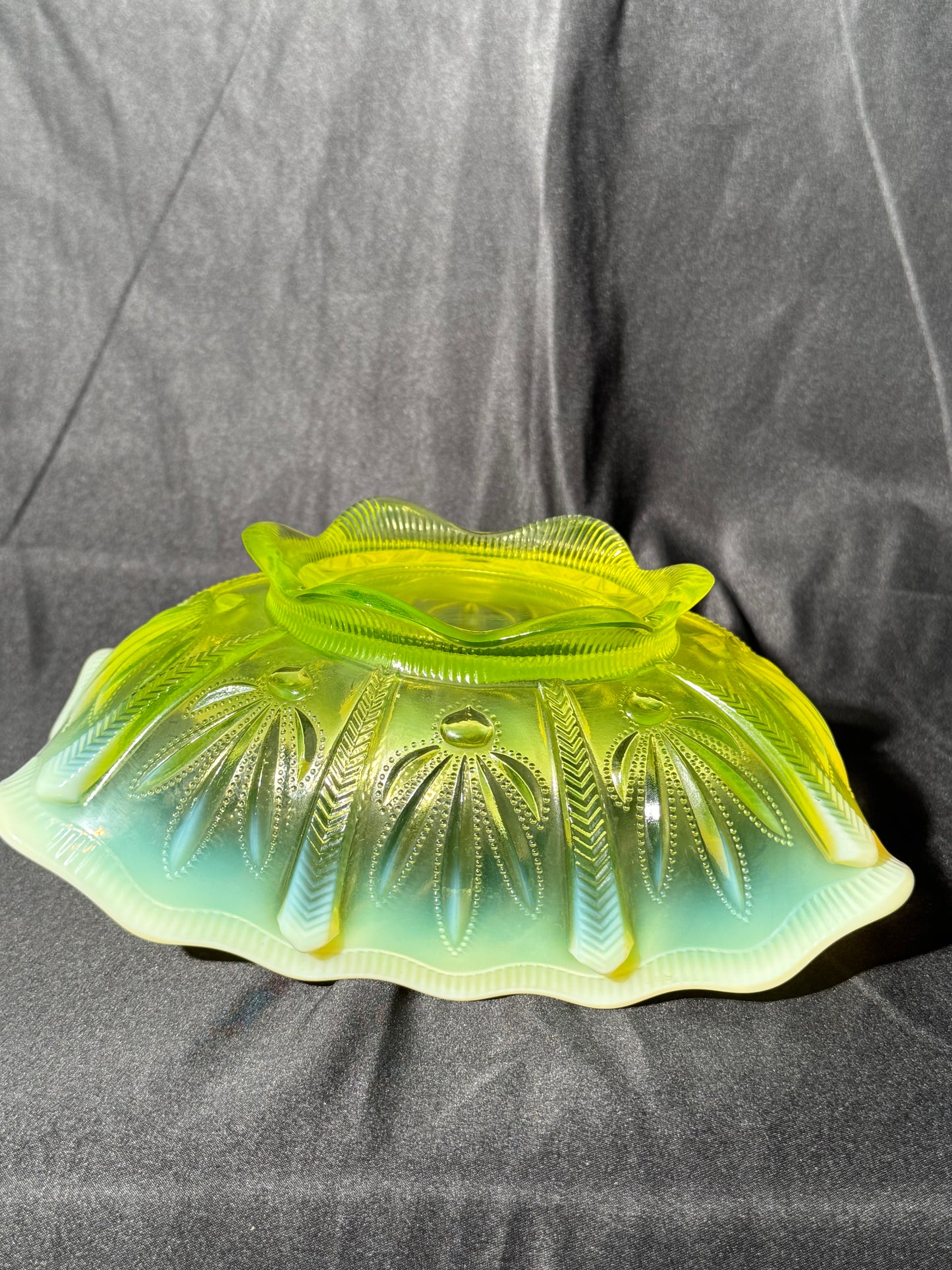 Uranium- Fenton -Cactus- rectangle footed bowl- topaz opalescent - early 20th century-