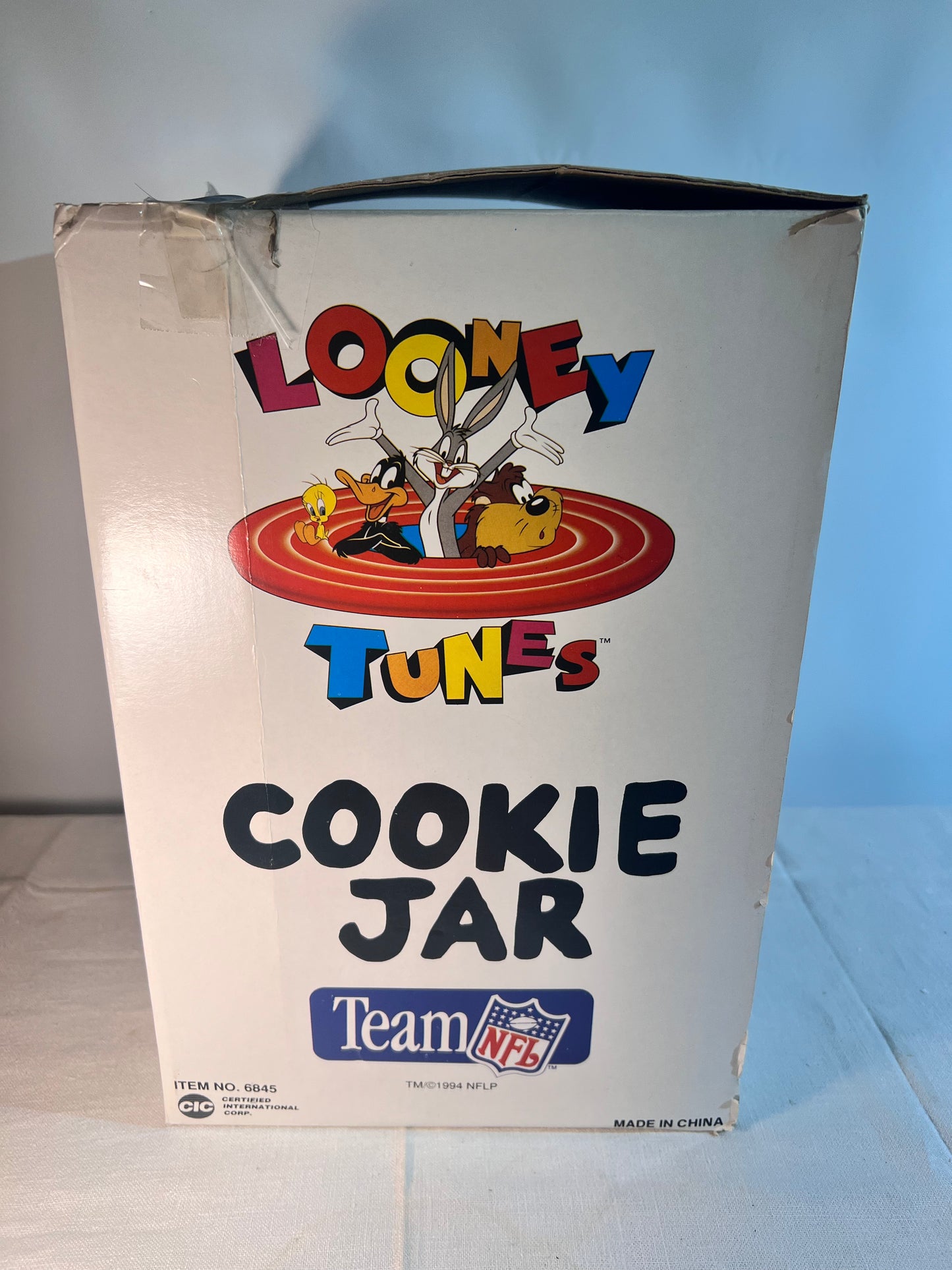 Taz-10” Cookie Jar- NFL Team - New York Giants-Looney Tunes- Warner Brothers- item # 6845