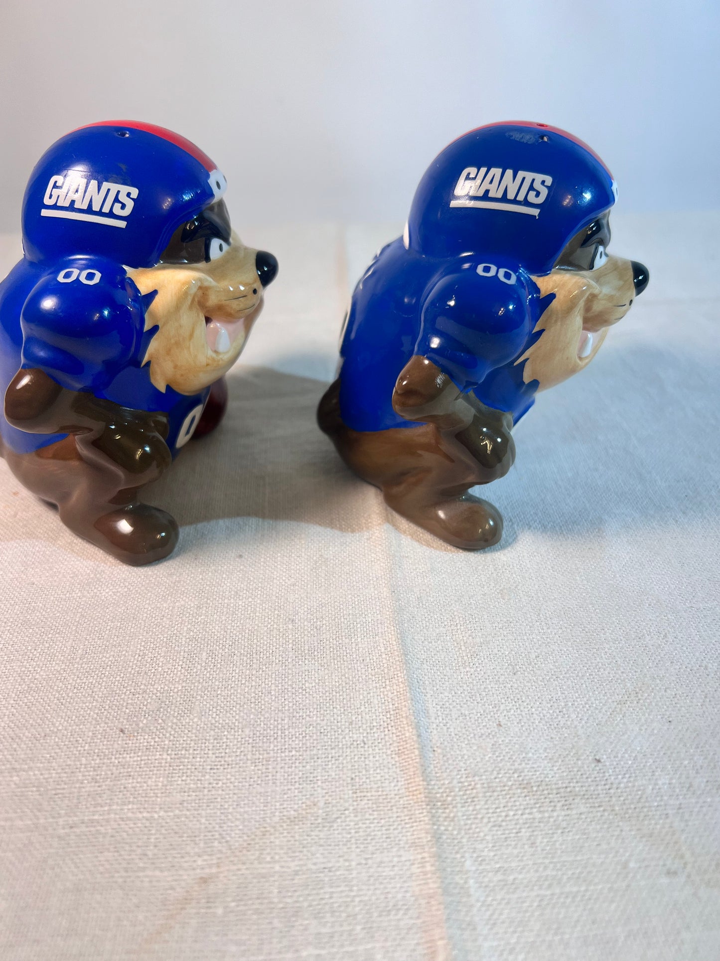 Taz - 3 1/2” Salt and Pepper Shakers- NFL Team- New York Giants- looney Tunes- Warner Brothers