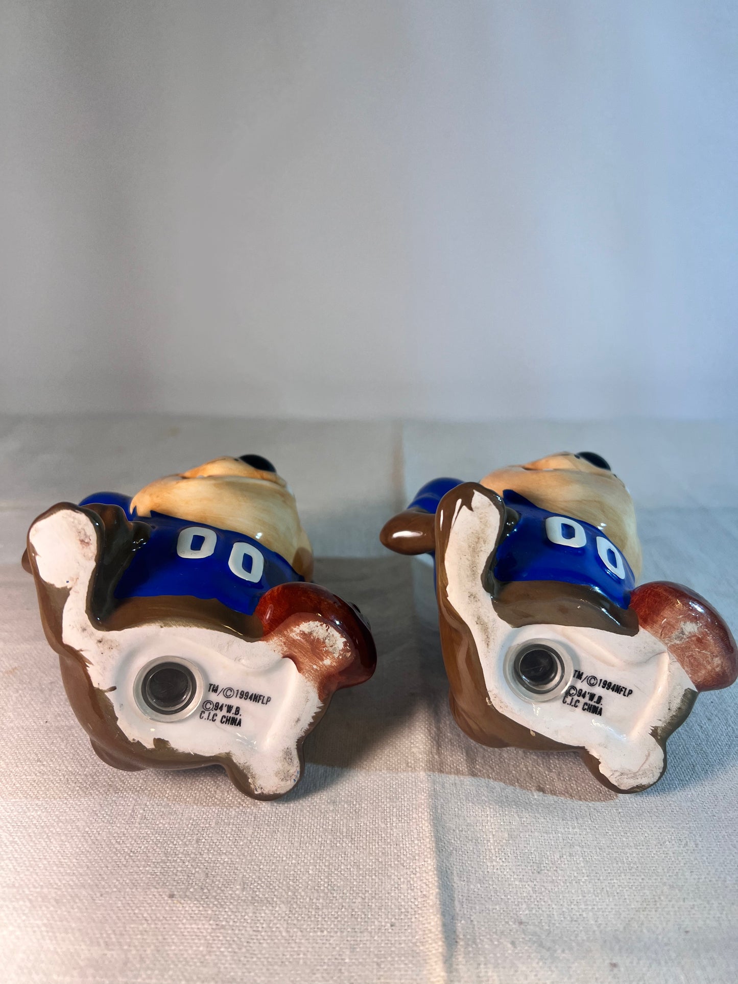 Taz - 3 1/2” Salt and Pepper Shakers- NFL Team- New York Giants- looney Tunes- Warner Brothers