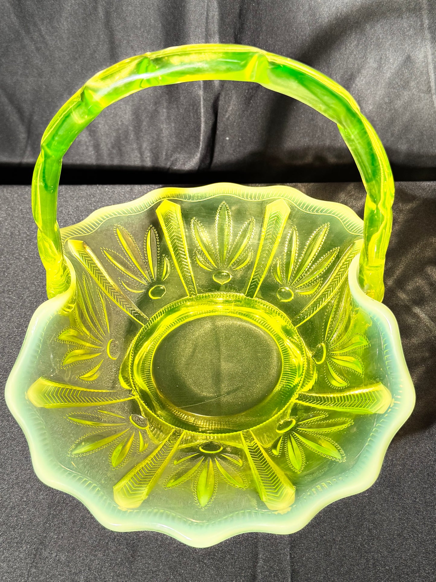 Uranium- Fenton - Cactus - 9.5” Basket- Topaz Opalescent