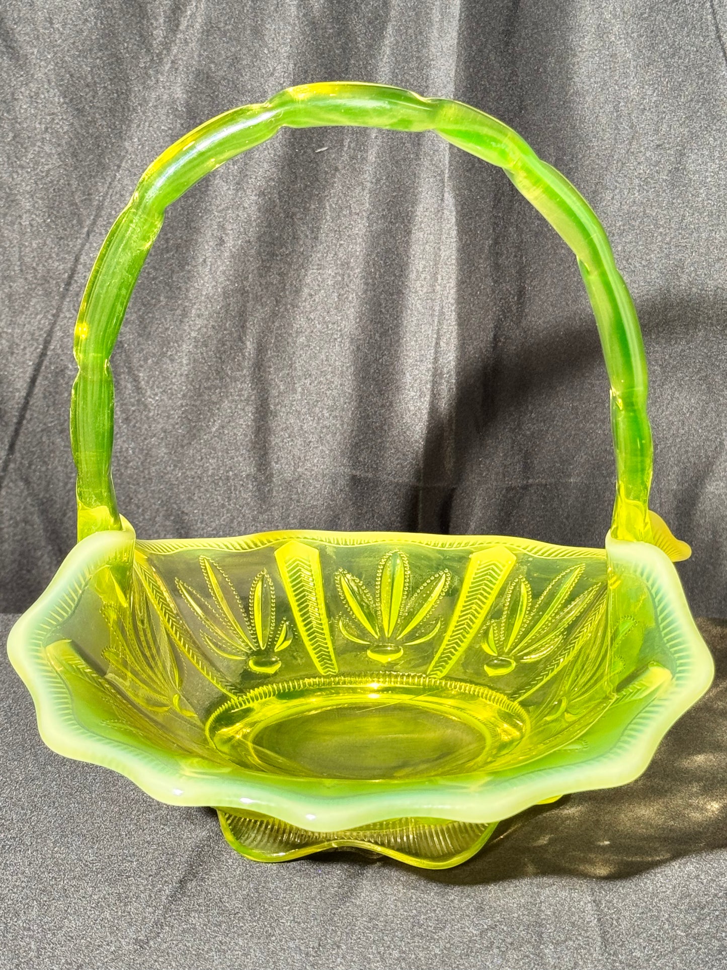 Uranium- Fenton - Cactus - 9.5” Basket- Topaz Opalescent
