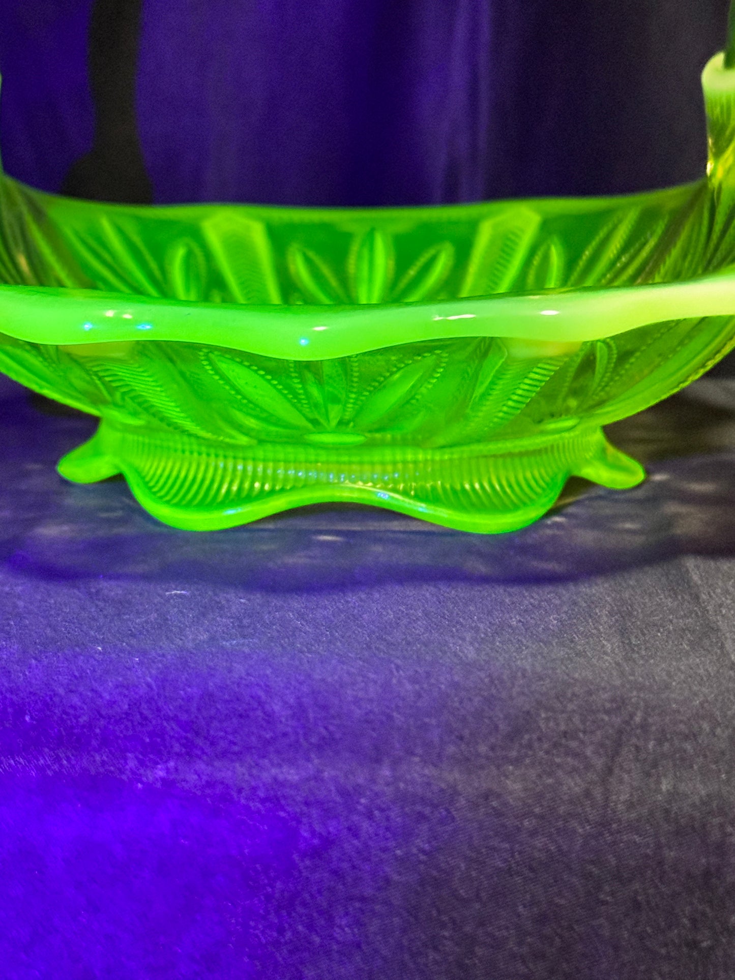 Uranium- Fenton - Cactus - 9.5” Basket- Topaz Opalescent