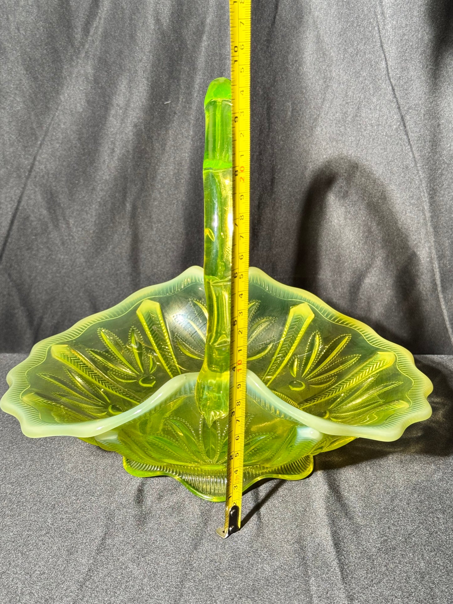 Uranium- Fenton - Cactus - 9.5” Basket- Topaz Opalescent