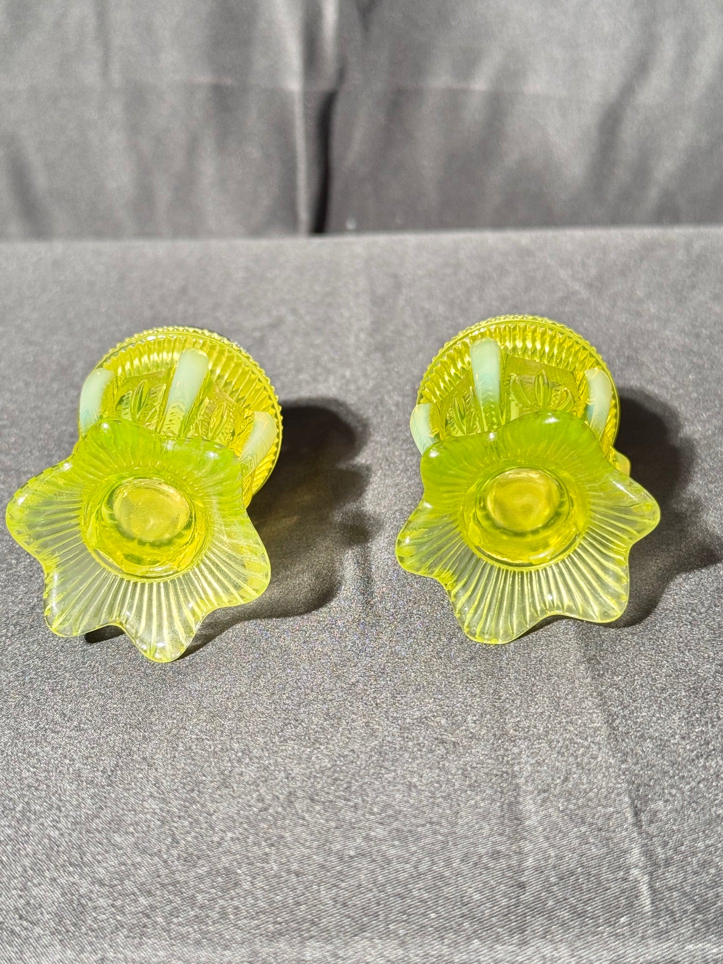 Uranium- Fenton- Cactus- salt and pepper shakers with lids - Topaz Opalescent