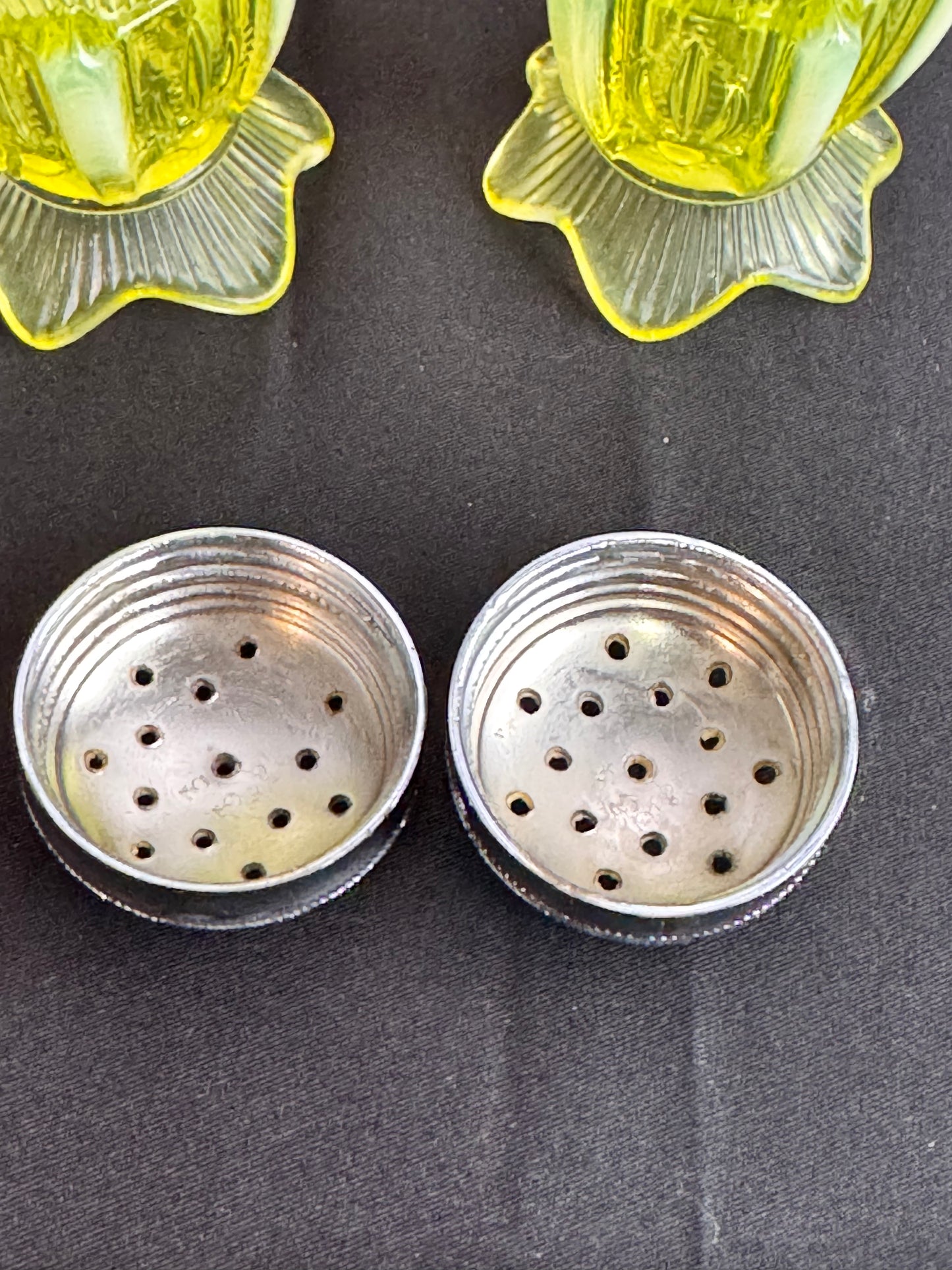 Uranium- Fenton- Cactus- salt and pepper shakers with lids - Topaz Opalescent