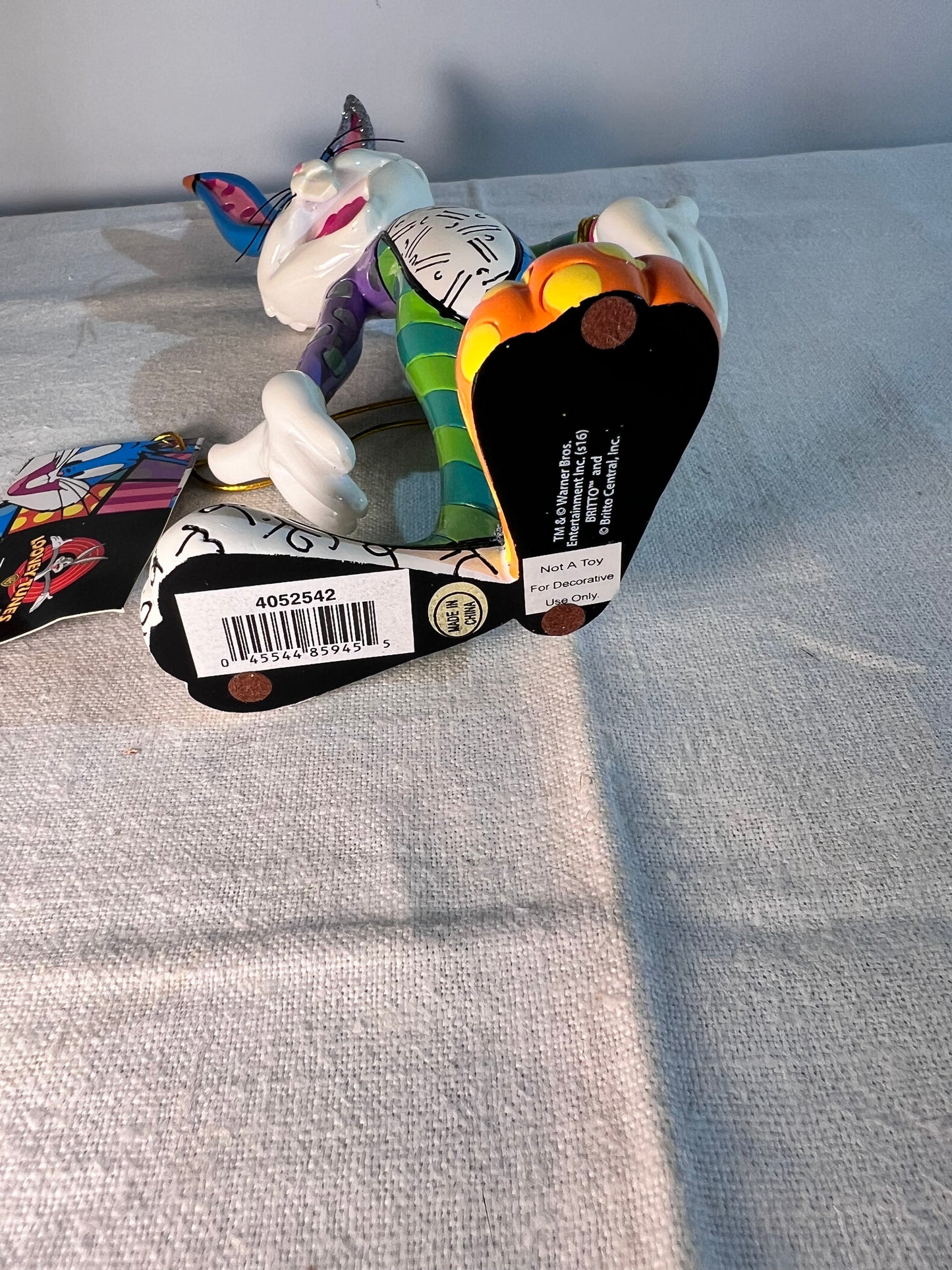 Bugs Bunny -8 1/2” figurine- Britto - looney Tunes- Warner Brothers- item # 4052542