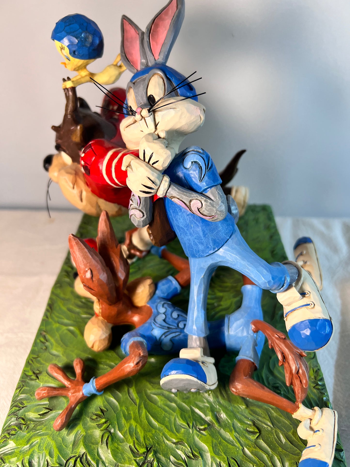 Grid Iron Gridlock - Looney Tunes - Enesco - Taz - Bugs Bunny- Wile E Coyote- Tweety - Football- Warner Brothers-2016 - 7 1/2” figurine