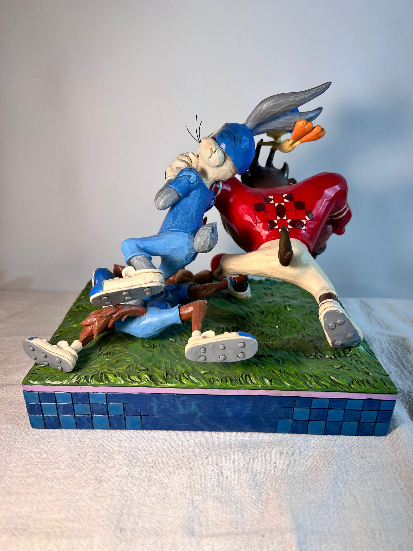 Grid Iron Gridlock - Looney Tunes - Enesco - Taz - Bugs Bunny- Wile E Coyote- Tweety - Football- Warner Brothers-2016 - 7 1/2” figurine