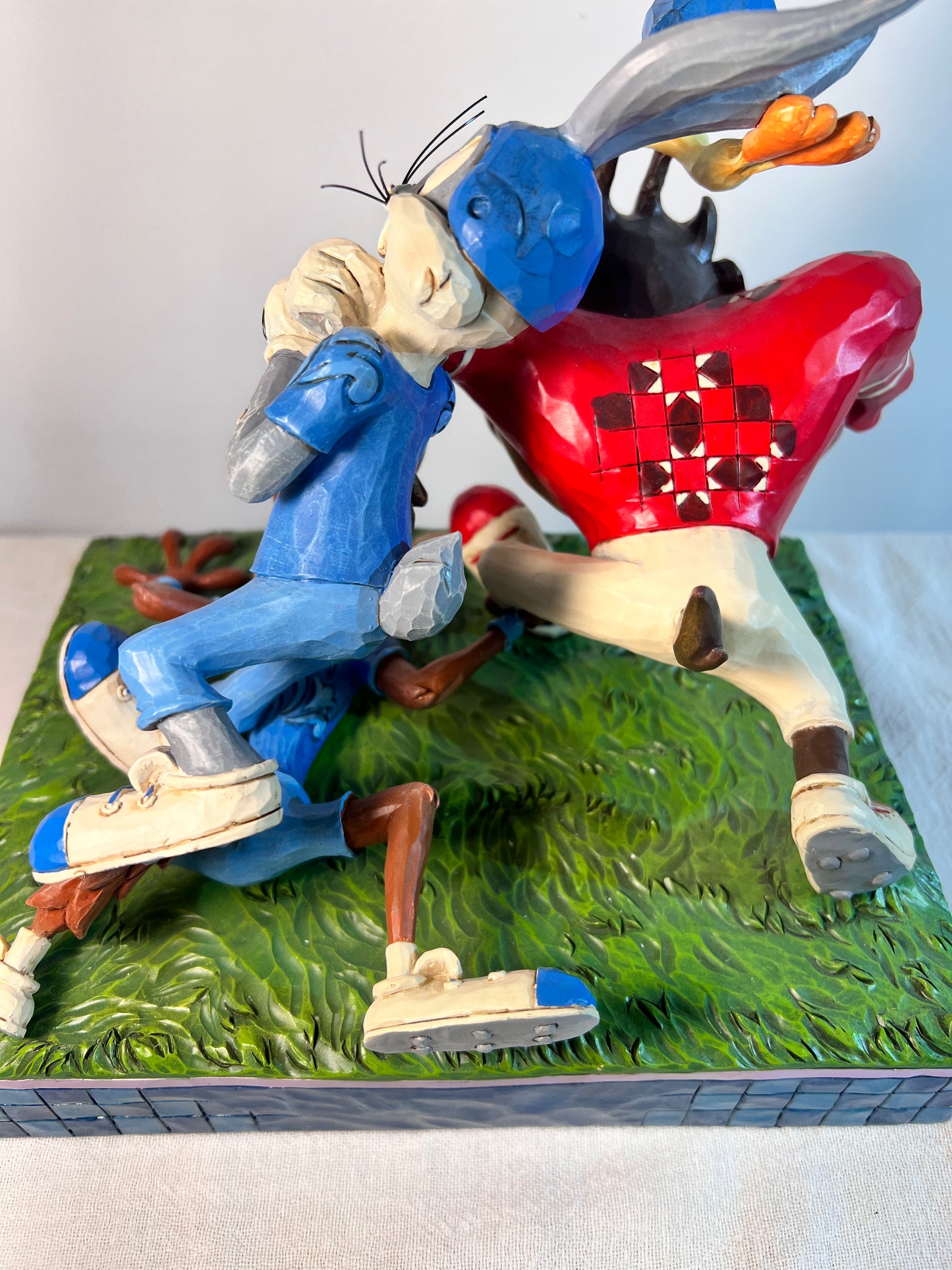 Grid Iron Gridlock - Looney Tunes - Enesco - Taz - Bugs Bunny- Wile E Coyote- Tweety - Football- Warner Brothers-2016 - 7 1/2” figurine