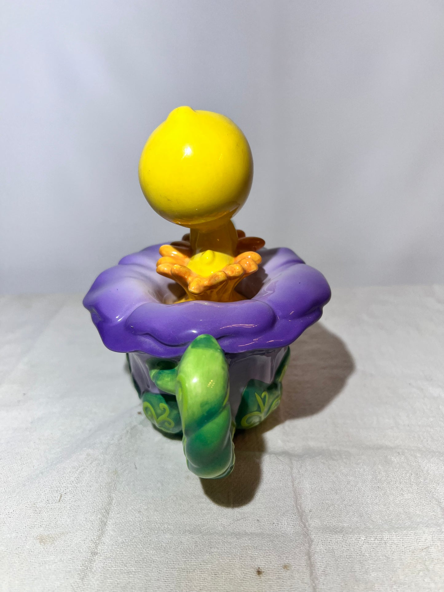 Tweety bird Flower with Lady Bug- 6” tea pot - looney Tunes-Warner Brothers 1999