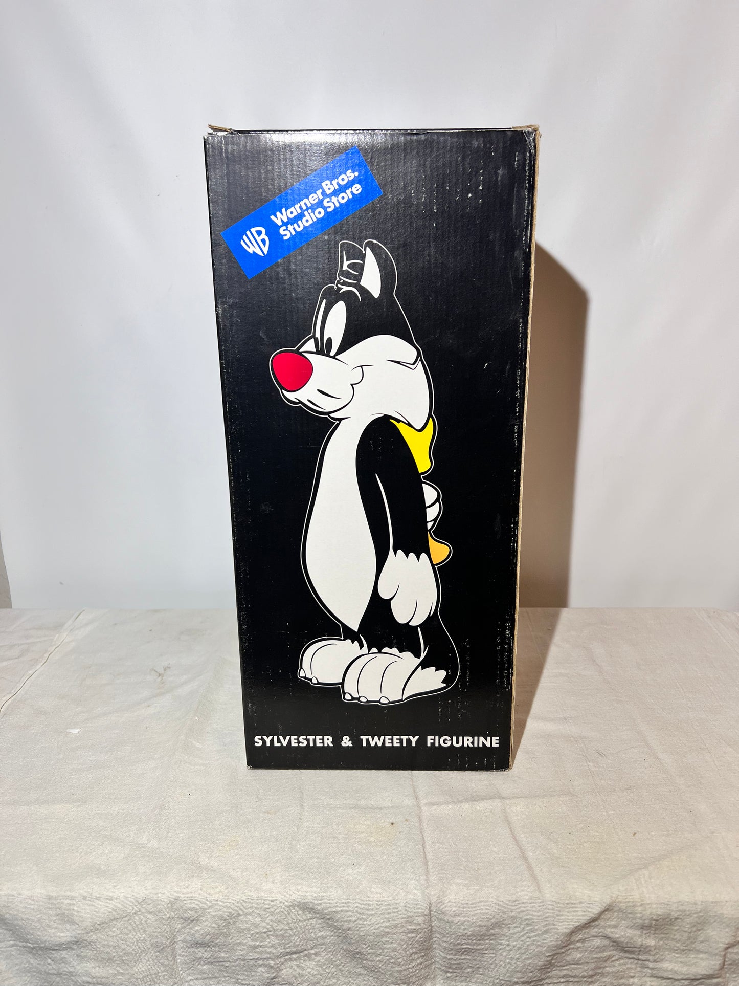Sylvester and Tweety 14” statue- Warner Brothers- Looney Tunes- 2000- original box