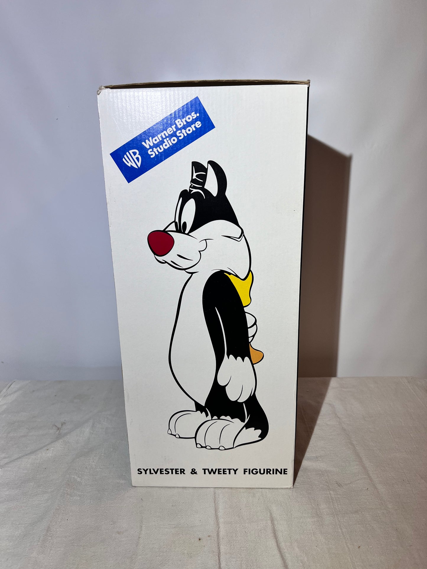 Sylvester and Tweety 14” statue- Warner Brothers- Looney Tunes- 2000- original box