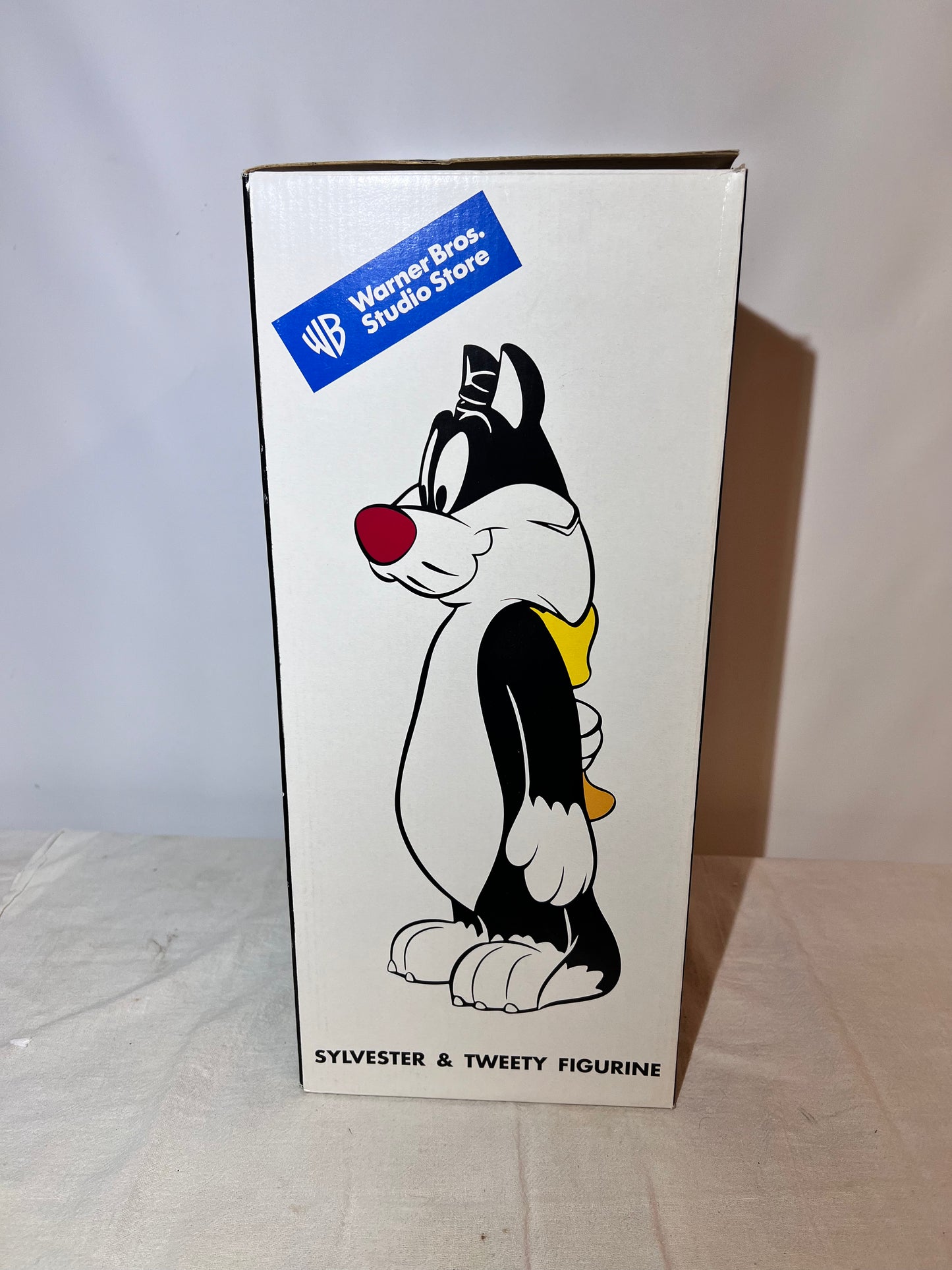 Sylvester and Tweety 14” statue- Warner Brothers- Looney Tunes- 2000- original box
