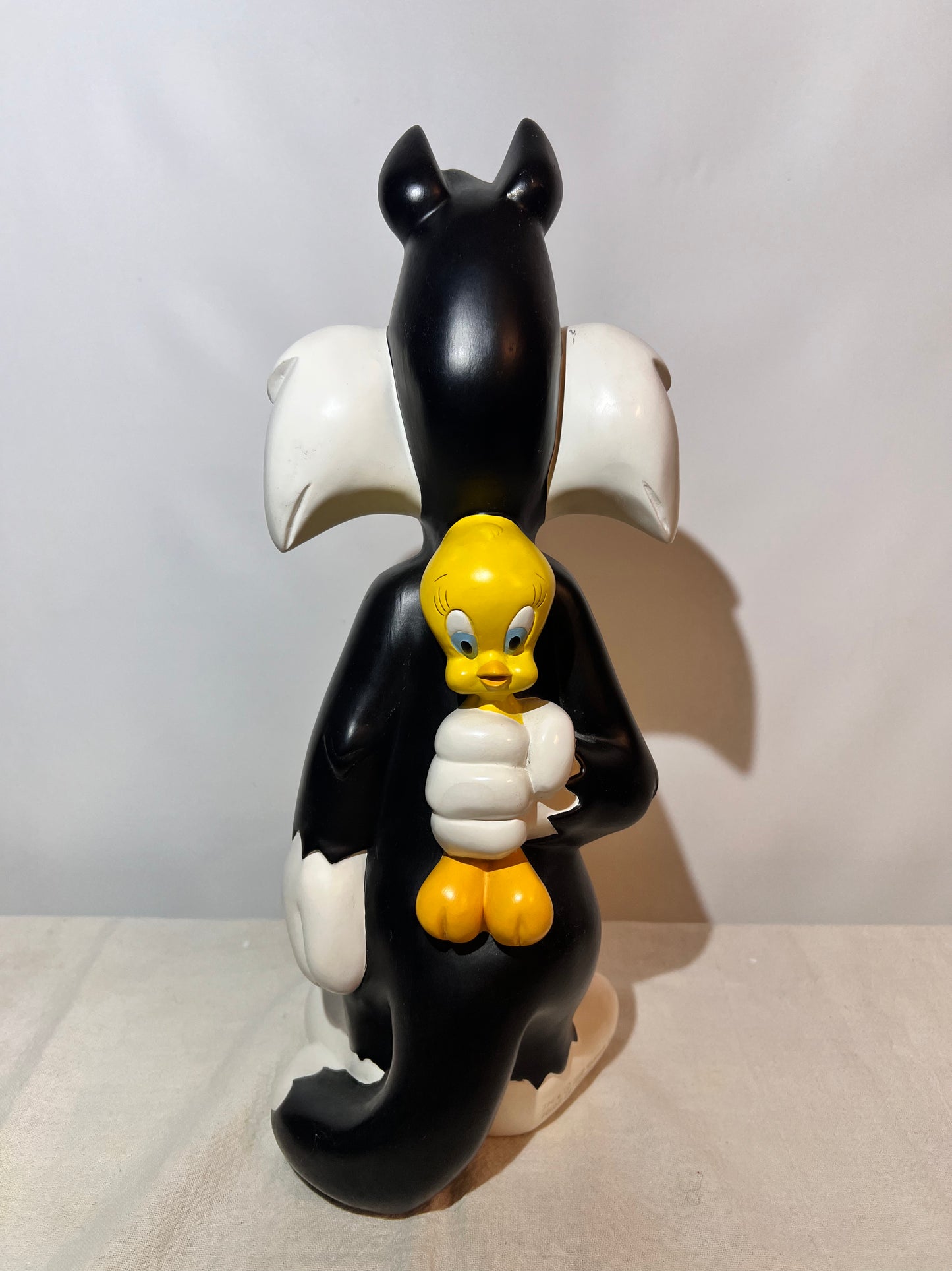 Sylvester and Tweety 14” statue- Warner Brothers- Looney Tunes- 2000- original box