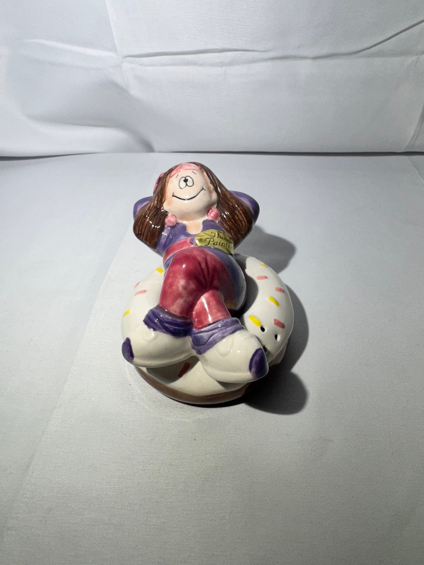 Cathy Buiewite - Salt and Pepper shakers - Papel - Hand painted- made in Sri Lanka-
