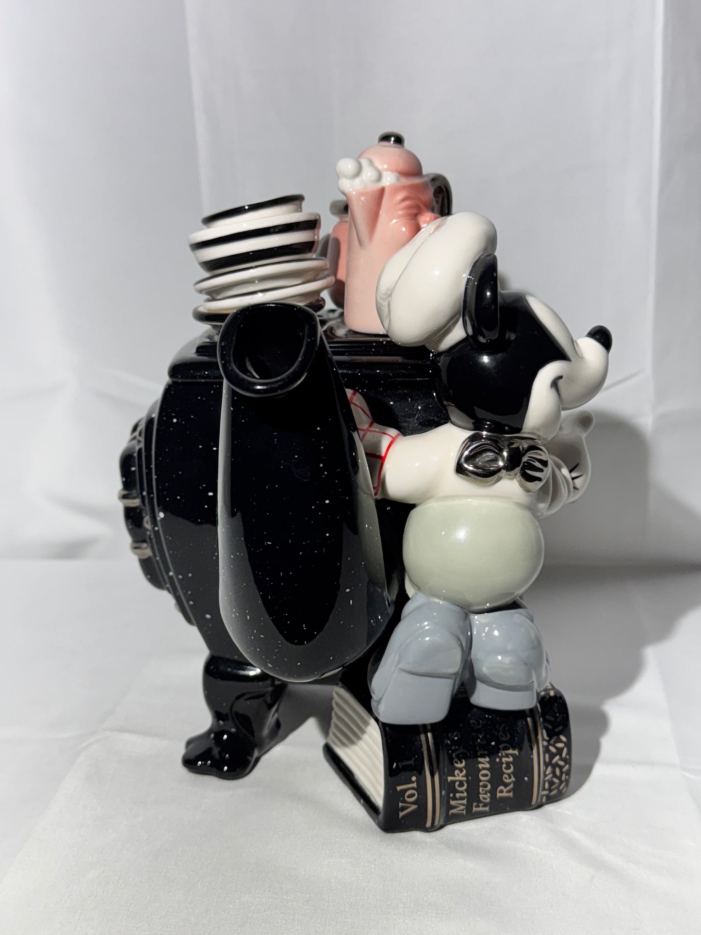 Mickey Mouse -Teapot - Disney Showcase Collection- limited edition 1951/5,000 - mickeys stove - Paul Cardew