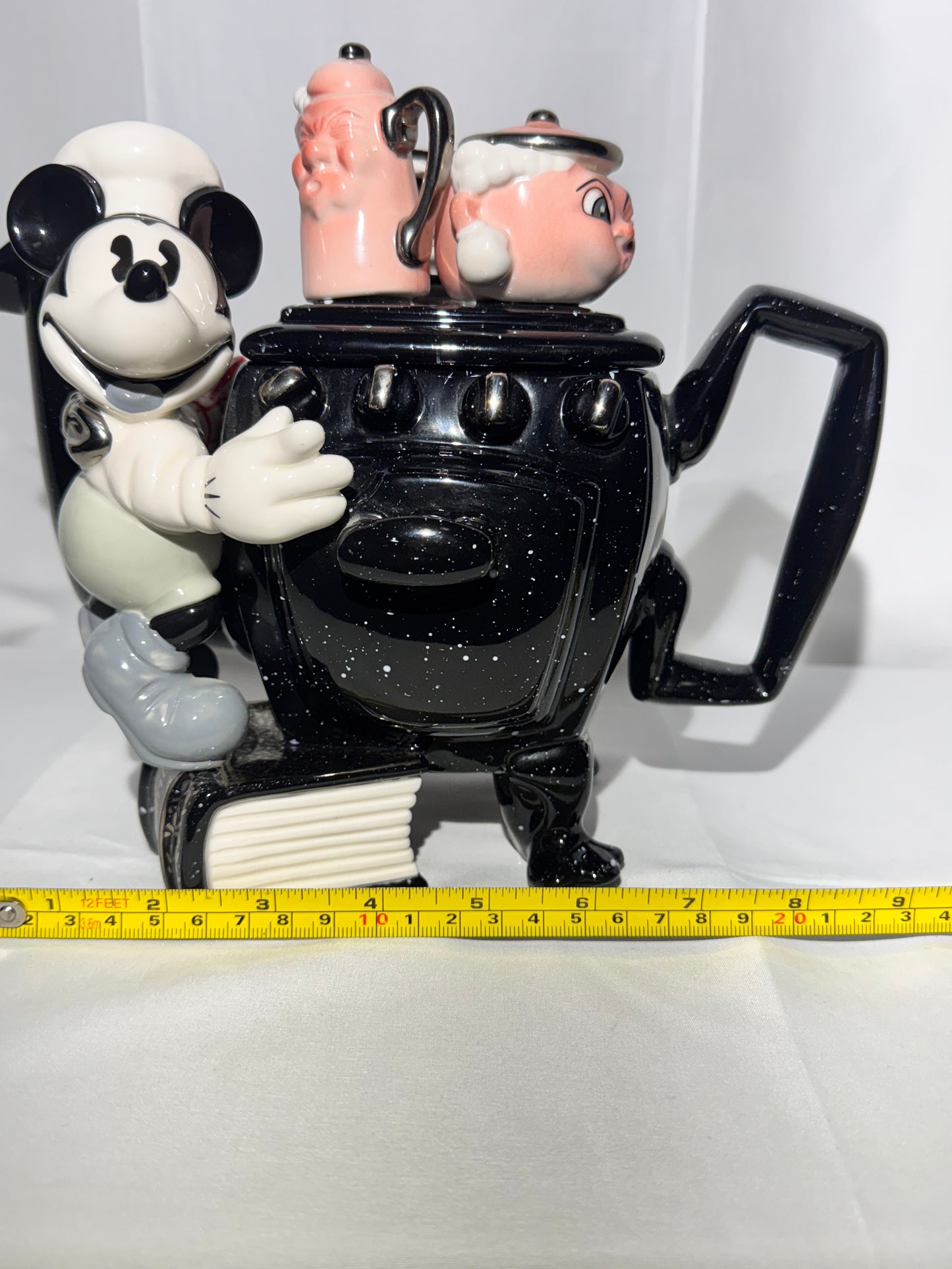Mickey Mouse -Teapot - Disney Showcase Collection- limited edition 1951/5,000 - mickeys stove - Paul Cardew