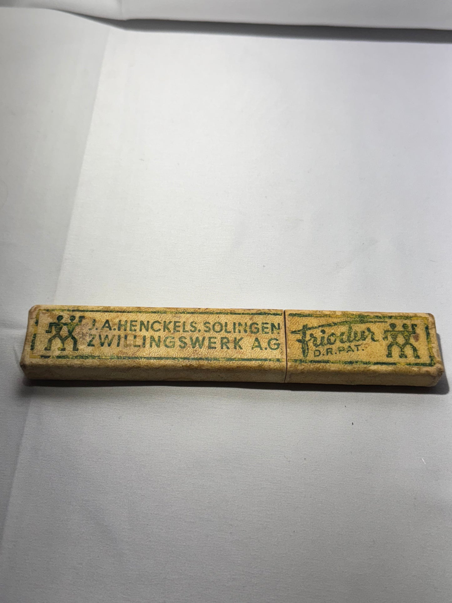 Vintage straight razor- J.A. Henckels. Solingen Zwillingswerk A.G - J.A. Henckels Friodur