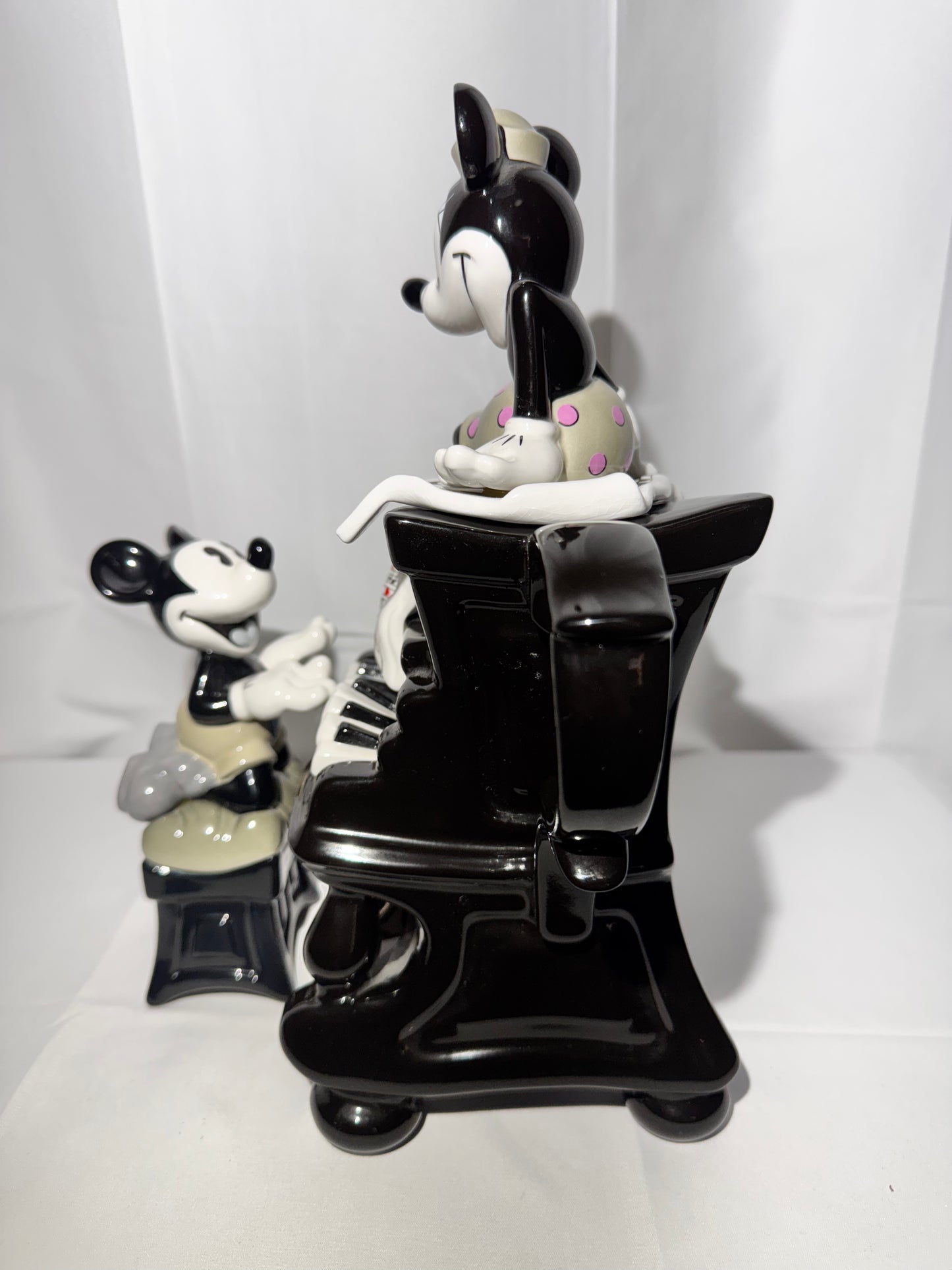 Mickey and Minnie Mouse- Large Piano - Teapot - Disney showcase collection by Paul Cardew - limited edition- #3449/5000