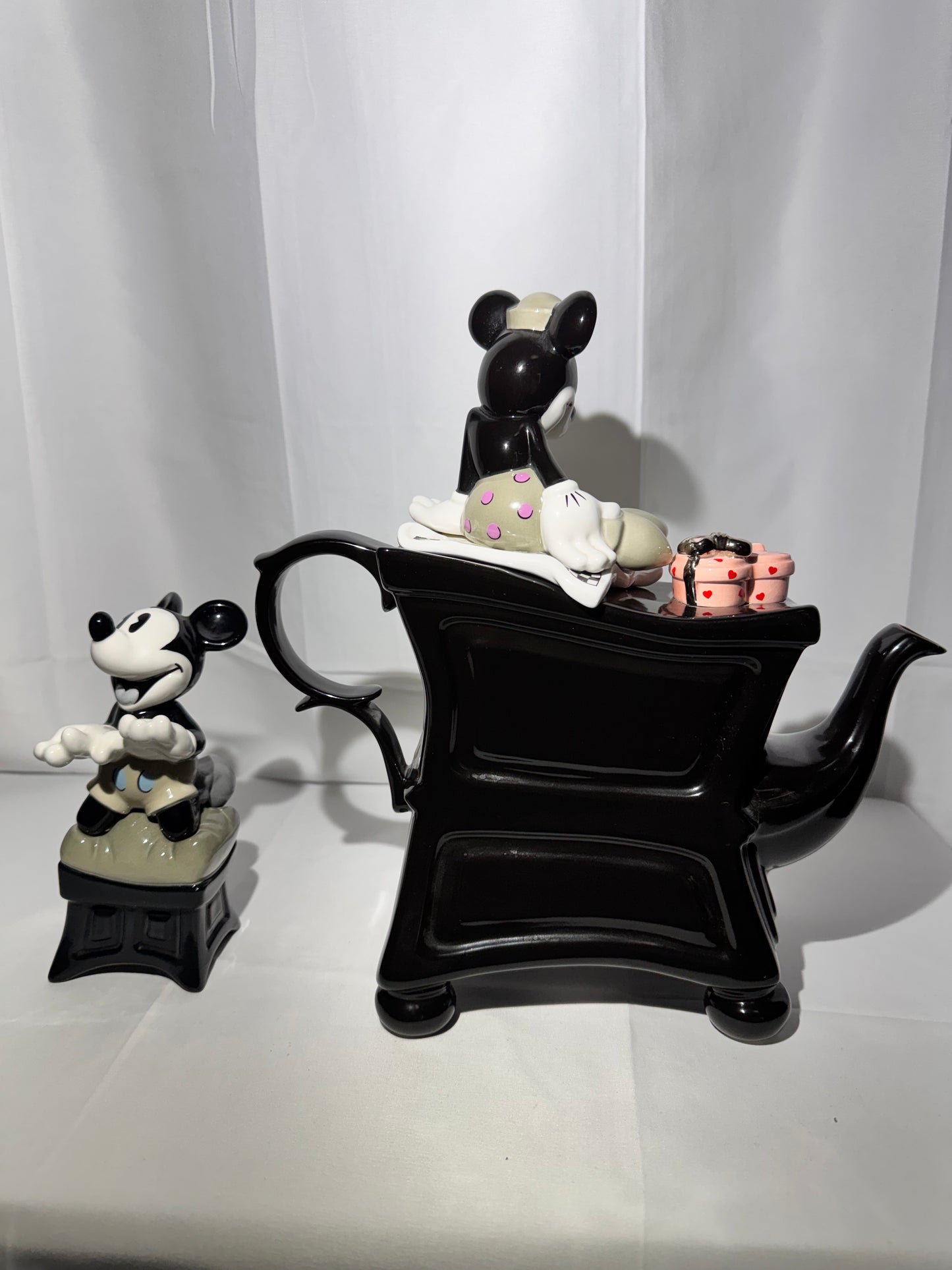 Mickey and Minnie Mouse- Large Piano - Teapot - Disney showcase collection by Paul Cardew - limited edition- #3449/5000