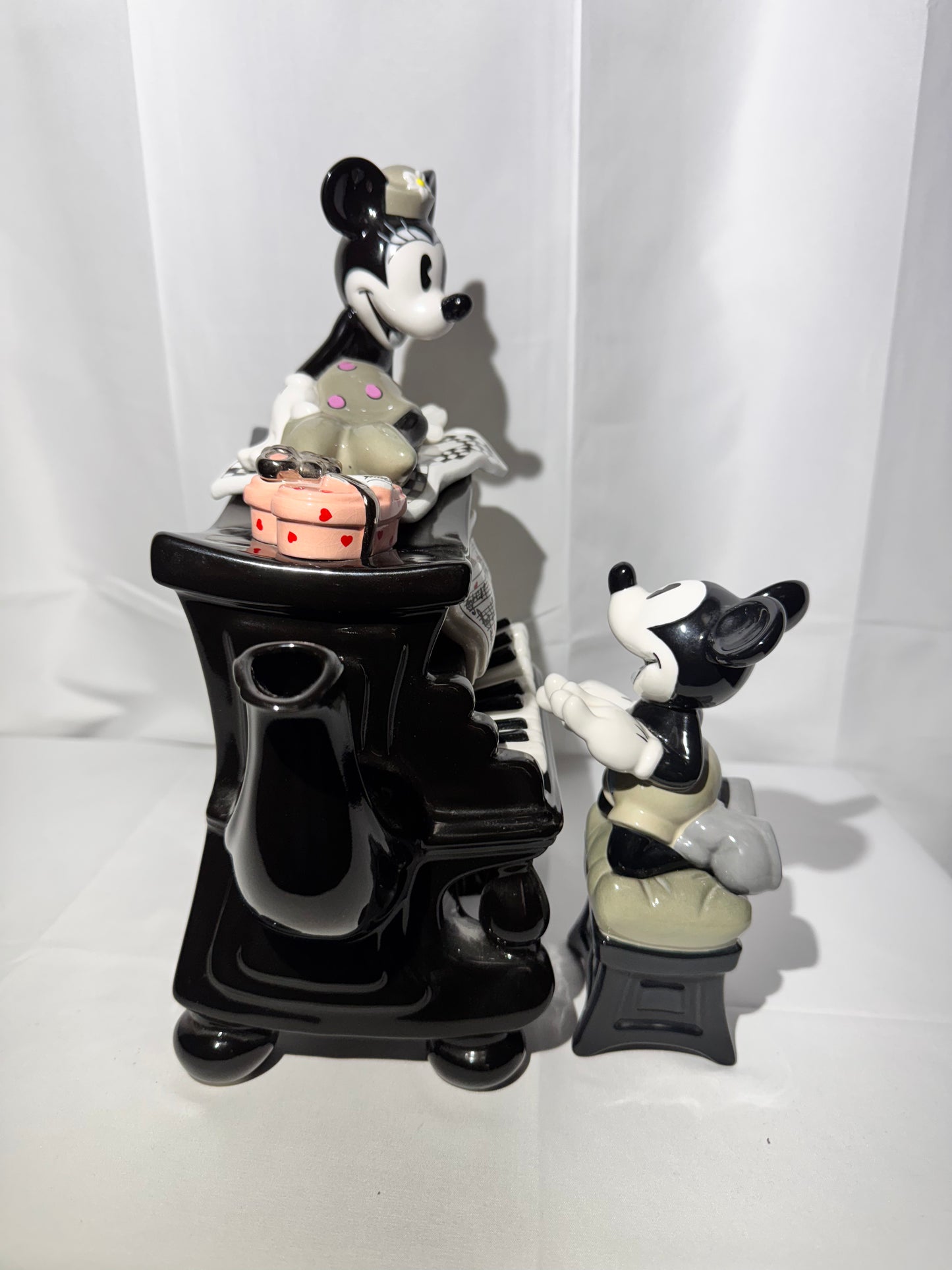 Mickey and Minnie Mouse- Large Piano - Teapot - Disney showcase collection by Paul Cardew - limited edition- #3449/5000