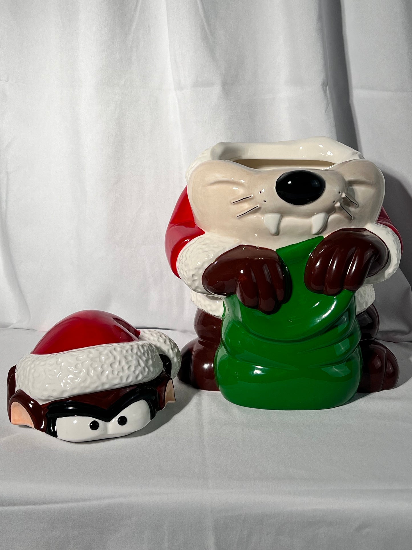 Taz- 13” Cookie Jar- Christmas- Warner Brothers- Looney Tunes- 1995