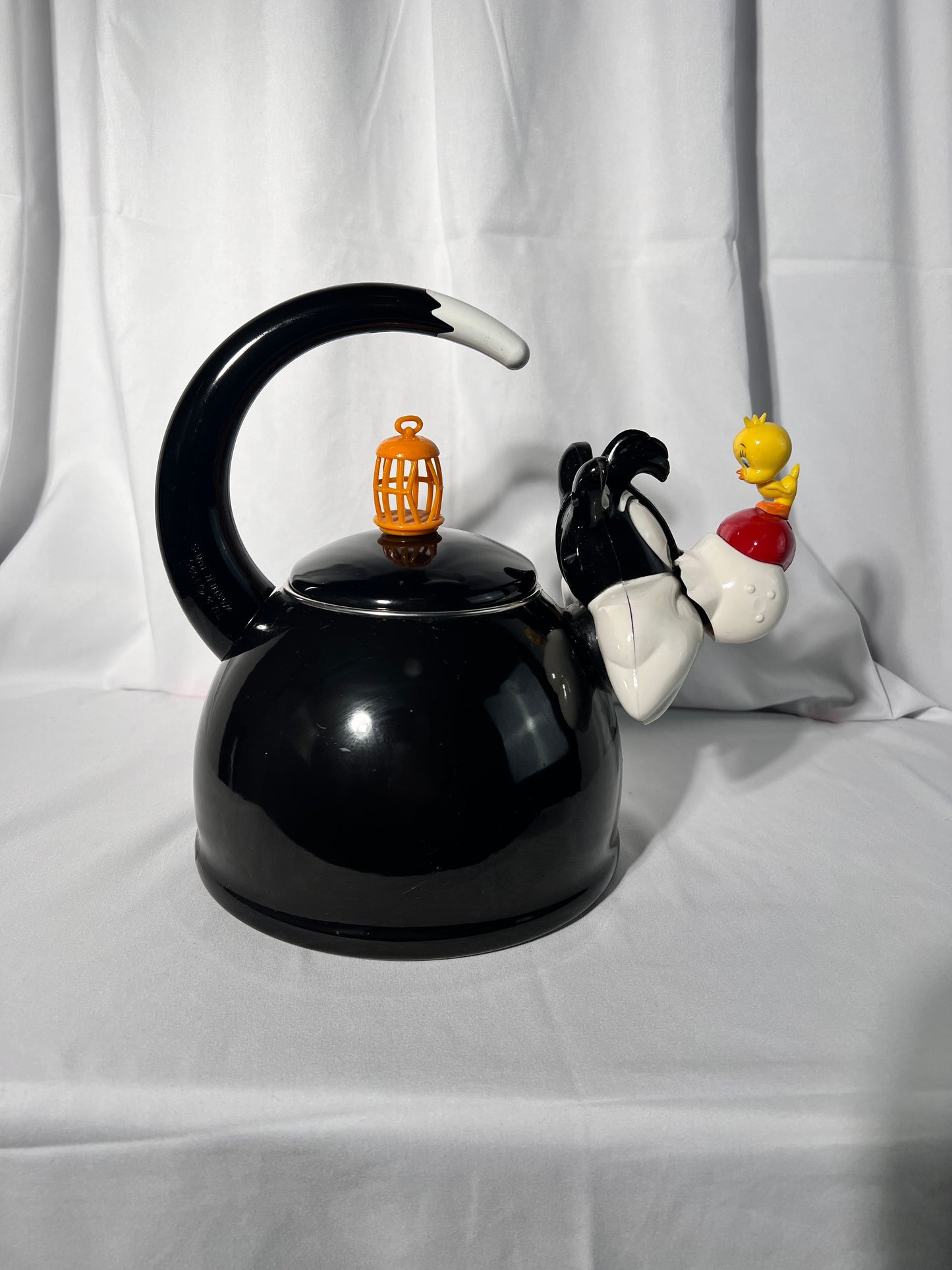 Sylvester and Tweety- Tea kettle- Looney Tunes- Warner Brothers- Kamenstein- 1994
