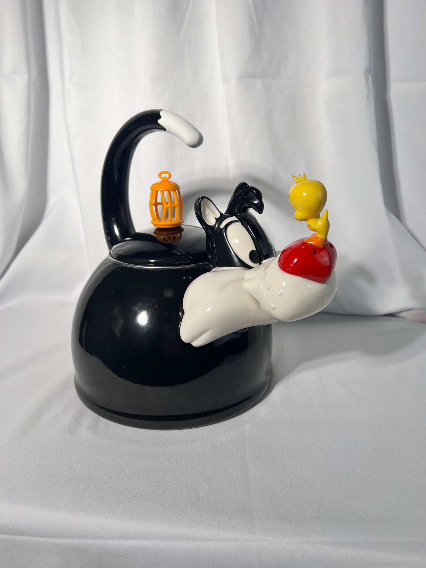 Sylvester and Tweety- Tea kettle- Looney Tunes- Warner Brothers- Kamenstein- 1994
