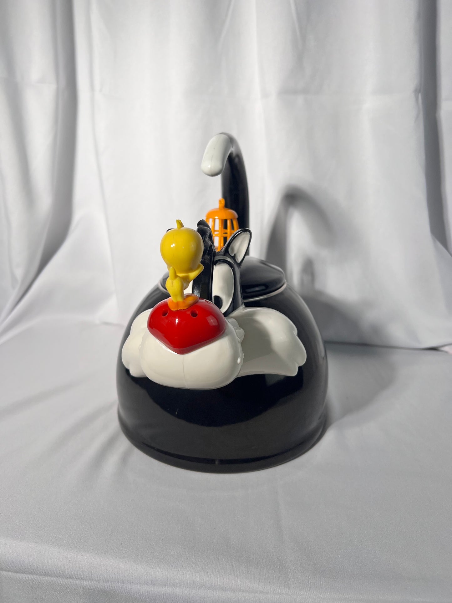 Sylvester and Tweety- Tea kettle- Looney Tunes- Warner Brothers- Kamenstein- 1994
