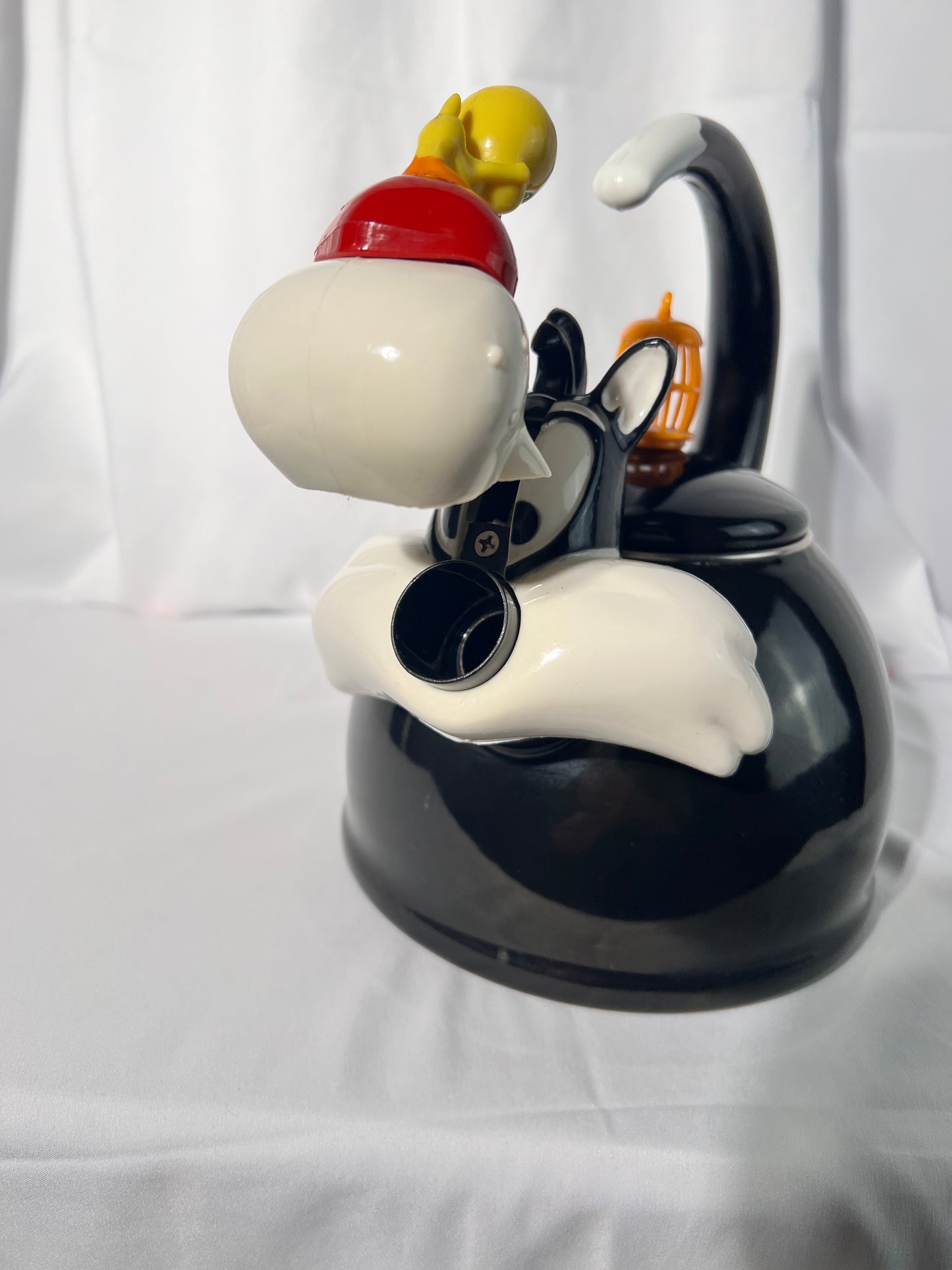 Sylvester and Tweety- Tea kettle- Looney Tunes- Warner Brothers- Kamenstein- 1994