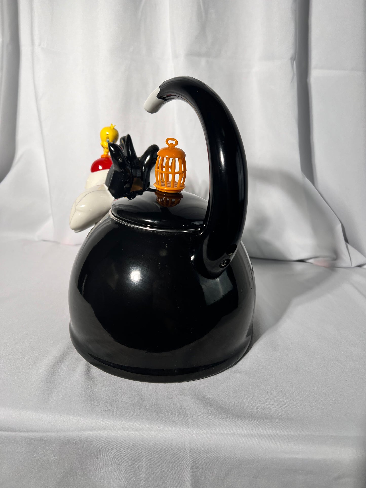 Sylvester and Tweety- Tea kettle- Looney Tunes- Warner Brothers- Kamenstein- 1994