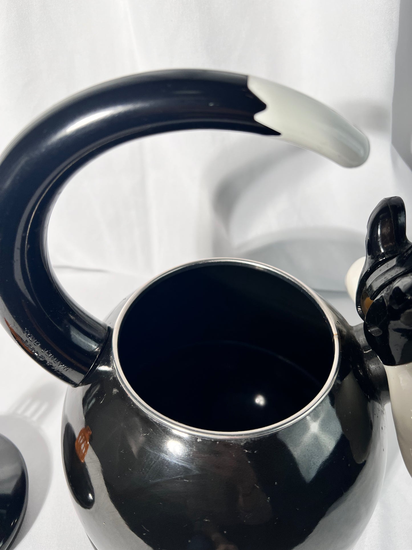 Sylvester and Tweety- Tea kettle- Looney Tunes- Warner Brothers- Kamenstein- 1994