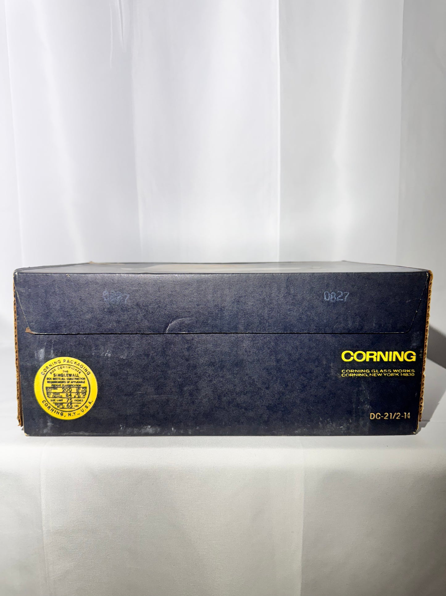 Corning Ware - 2 1/2 qt. Covered Casserole- April- original Box - Corelle