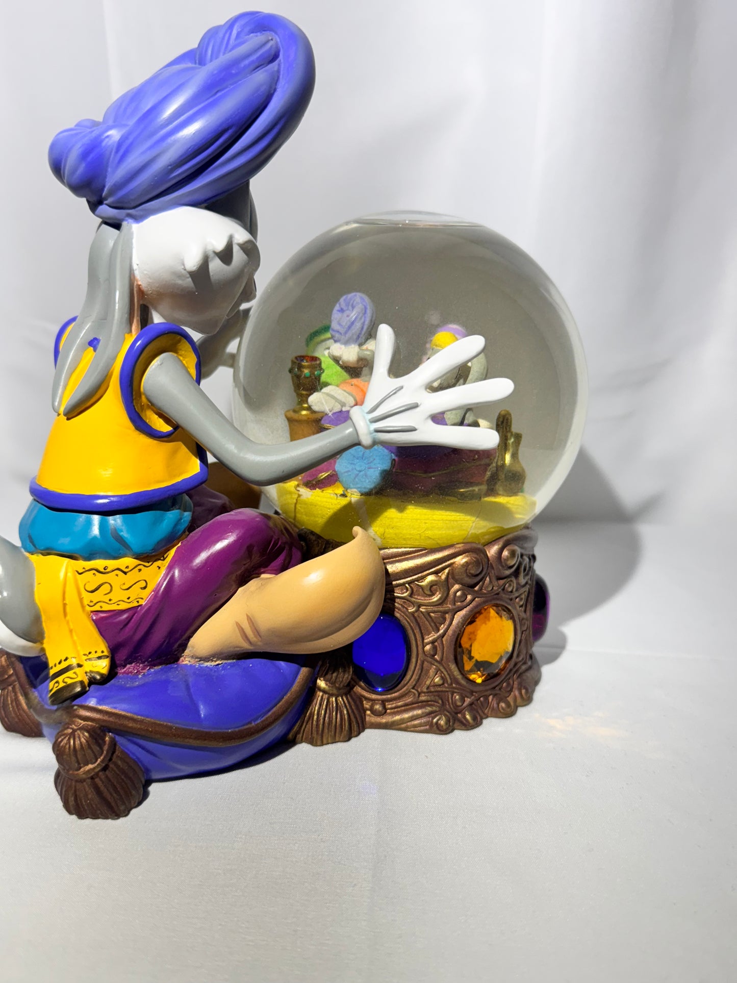Bugs Bunny - Snow Globe- “The Amazing Mystical Bugs- Warner Brothers- Looney Tunes - 1998- limited edition number 1223/2500