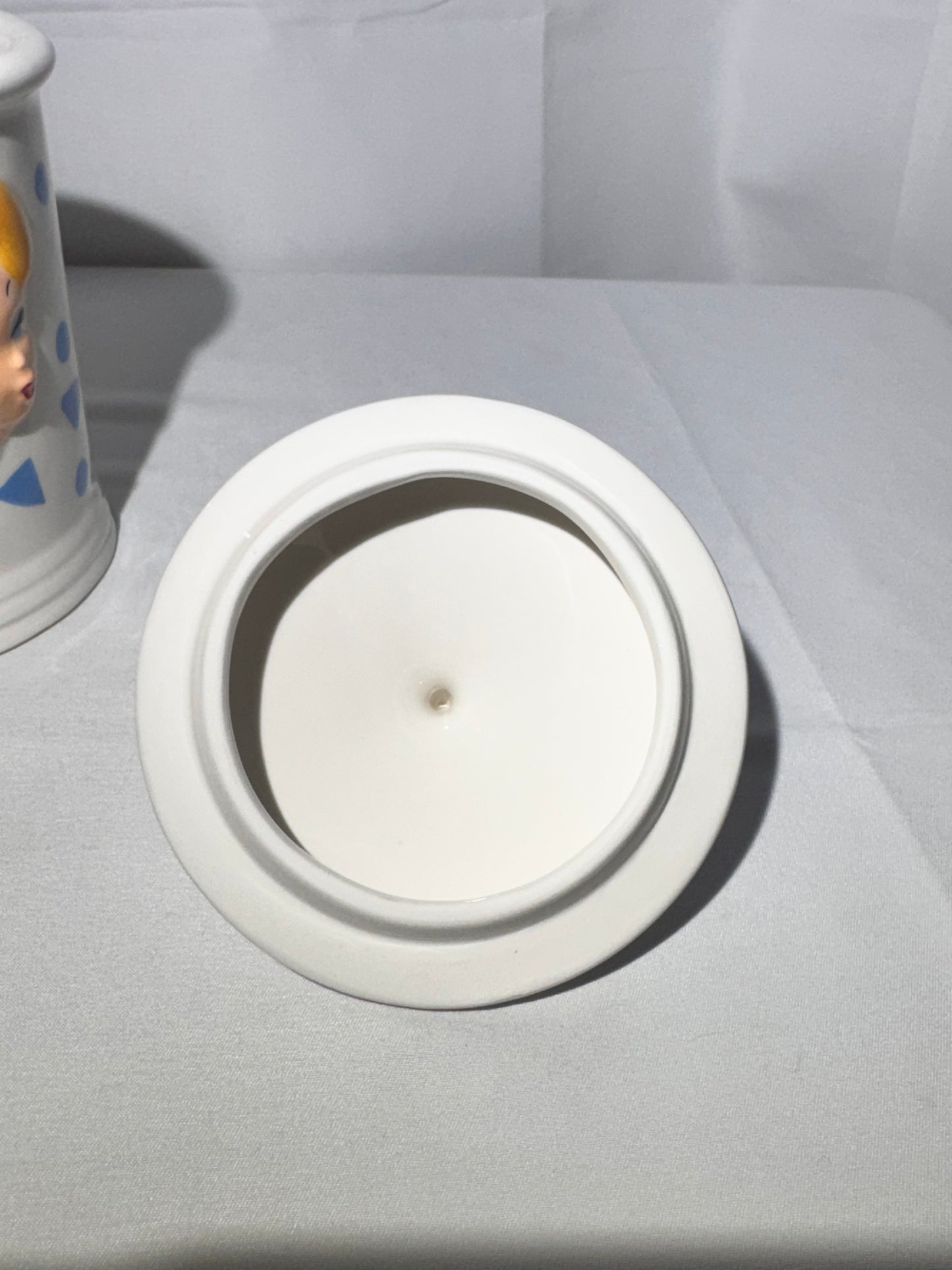 Droopy and The Girl Jar with lid - 1998 - Tropico Diffusion - Avenue of the Stars-Tex Avery - MGM
