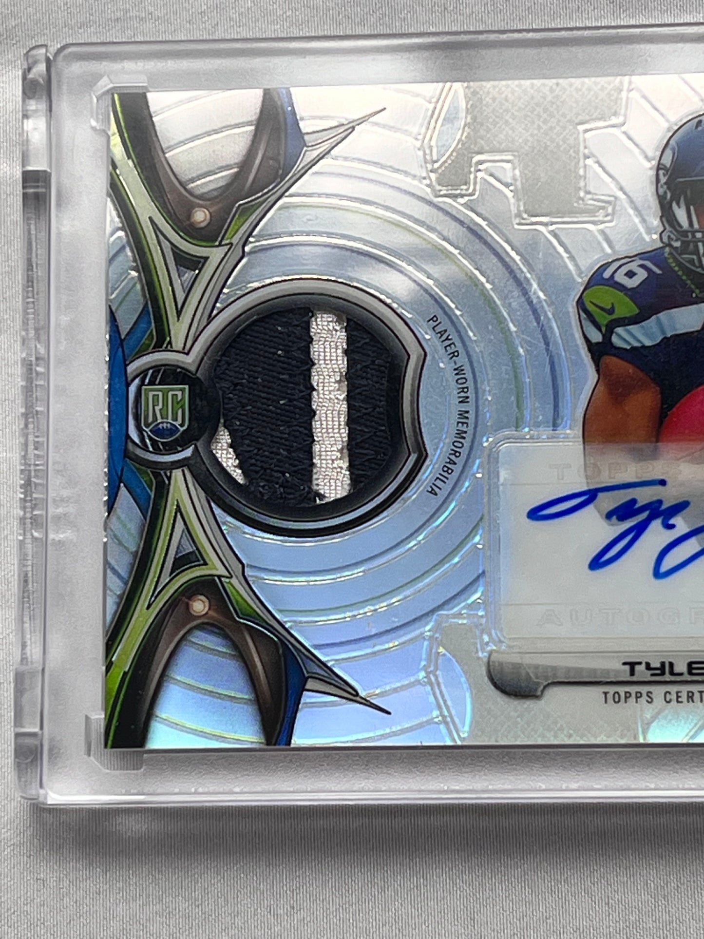 Football Card - Tyler Lockett - 2015 Topps Finest- Rookie Refractor - autographed patch - RRAP -TL - Seahawks