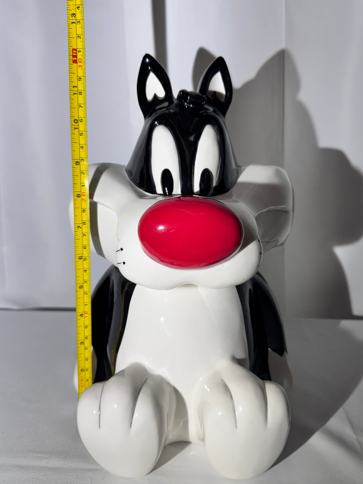 Sylvester -canister-Warner Brothers-Looney Tunes-1995