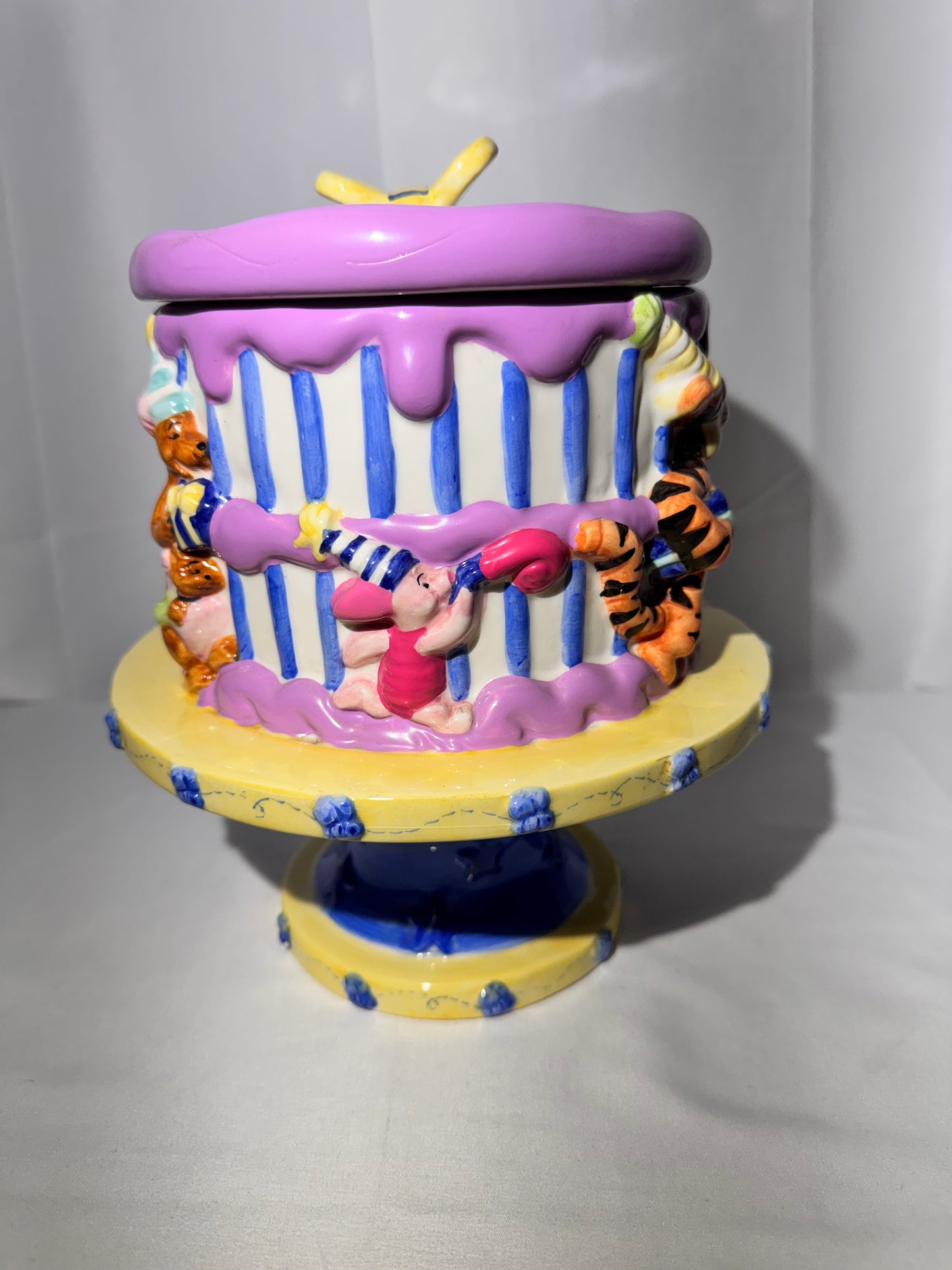 Winnie the Pooh and Friends- Cookie Jar - Happy Birthday- Disney