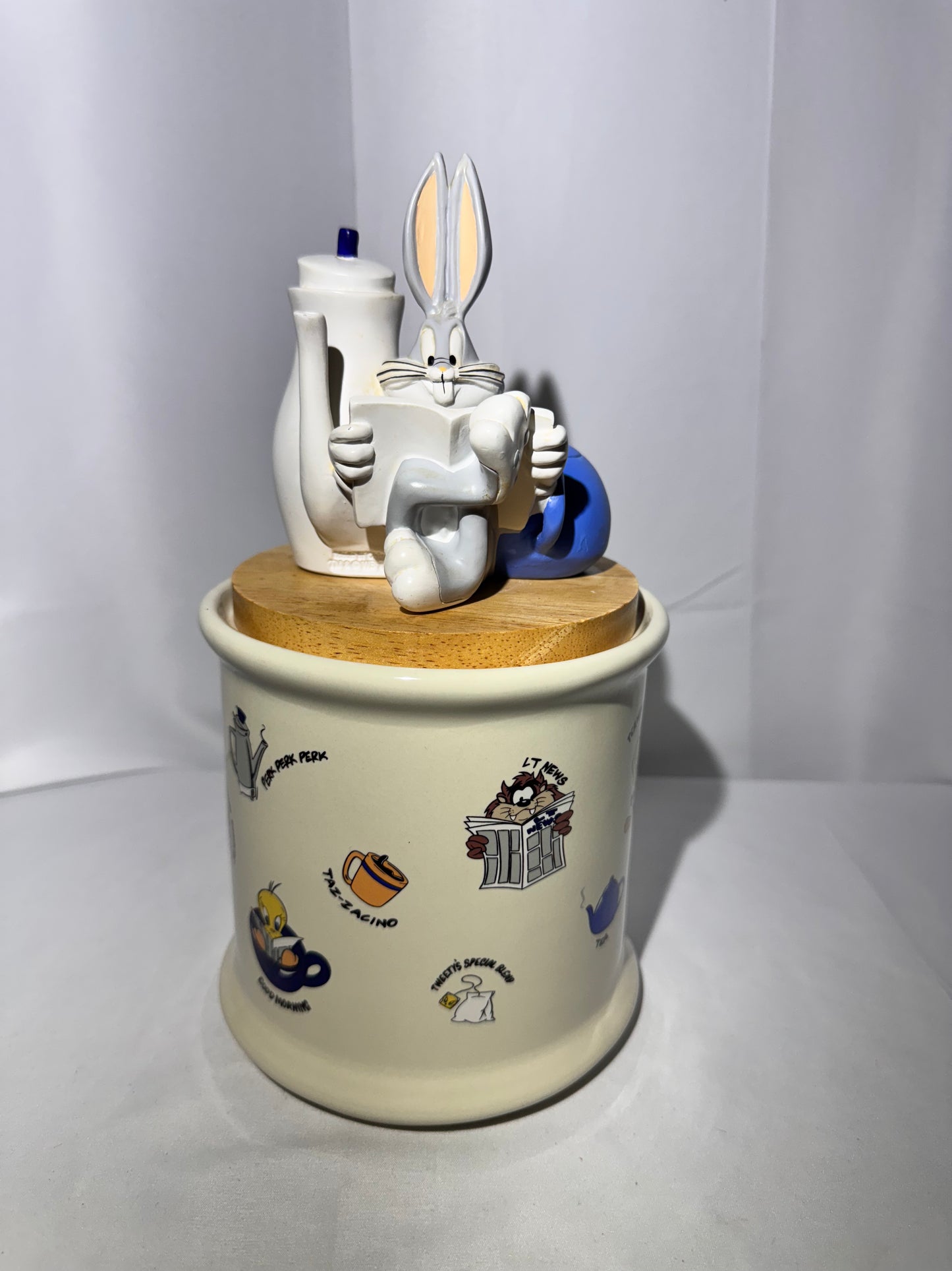 Bugs bunny and Tweety Bird - “Coffee Break” Canister- 1998 - Warner Brothers- Looney Tunes