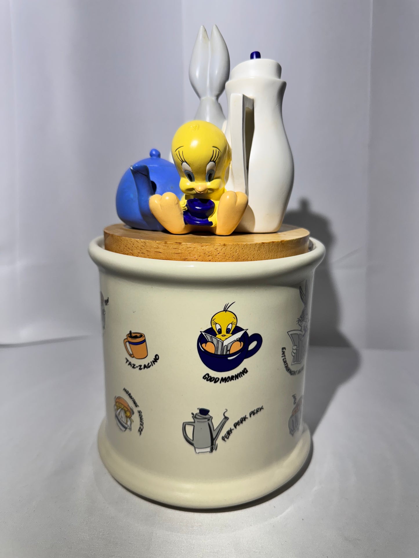 Bugs bunny and Tweety Bird - “Coffee Break” Canister- 1998 - Warner Brothers- Looney Tunes