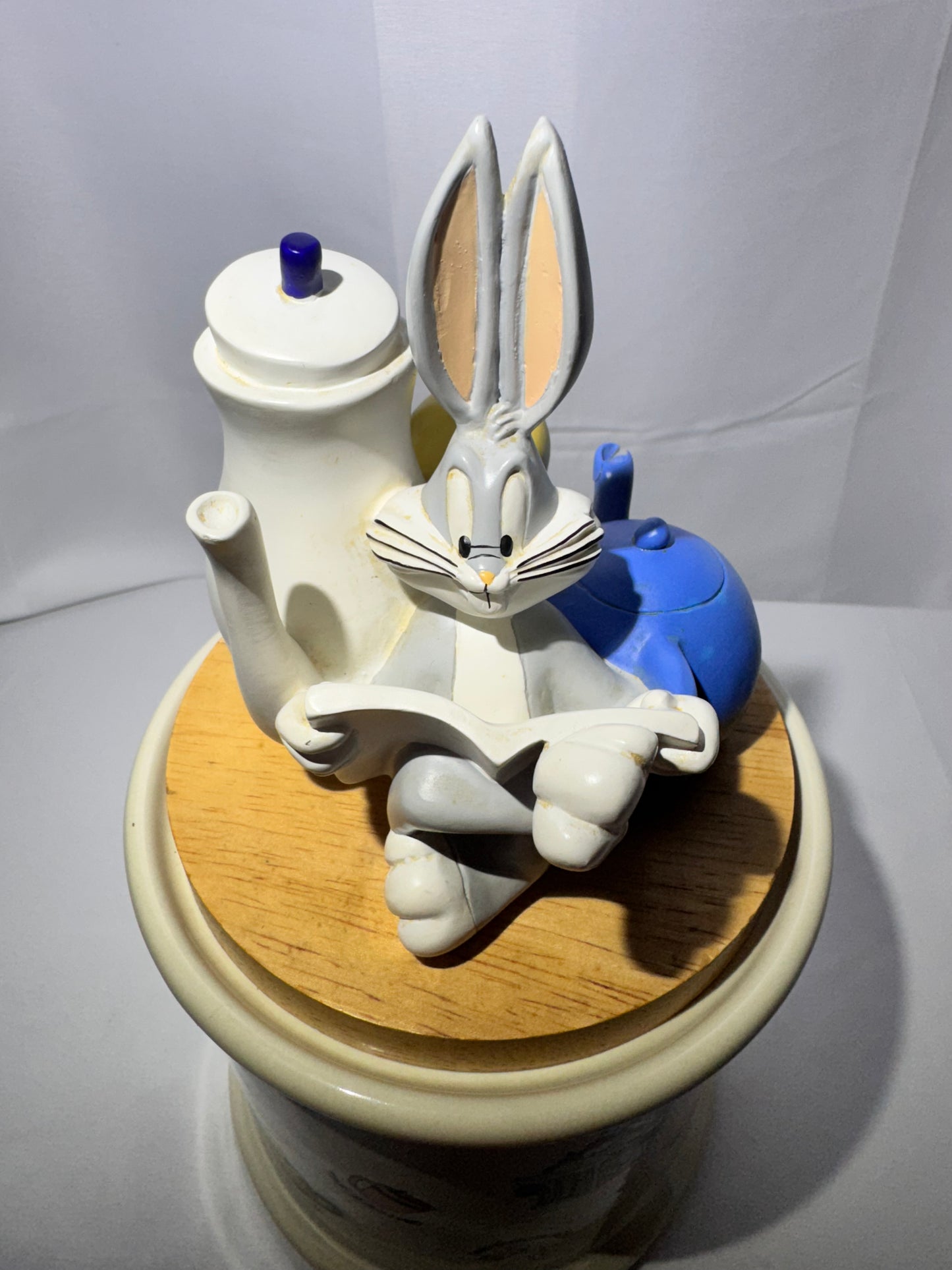 Bugs bunny and Tweety Bird - “Coffee Break” Canister- 1998 - Warner Brothers- Looney Tunes