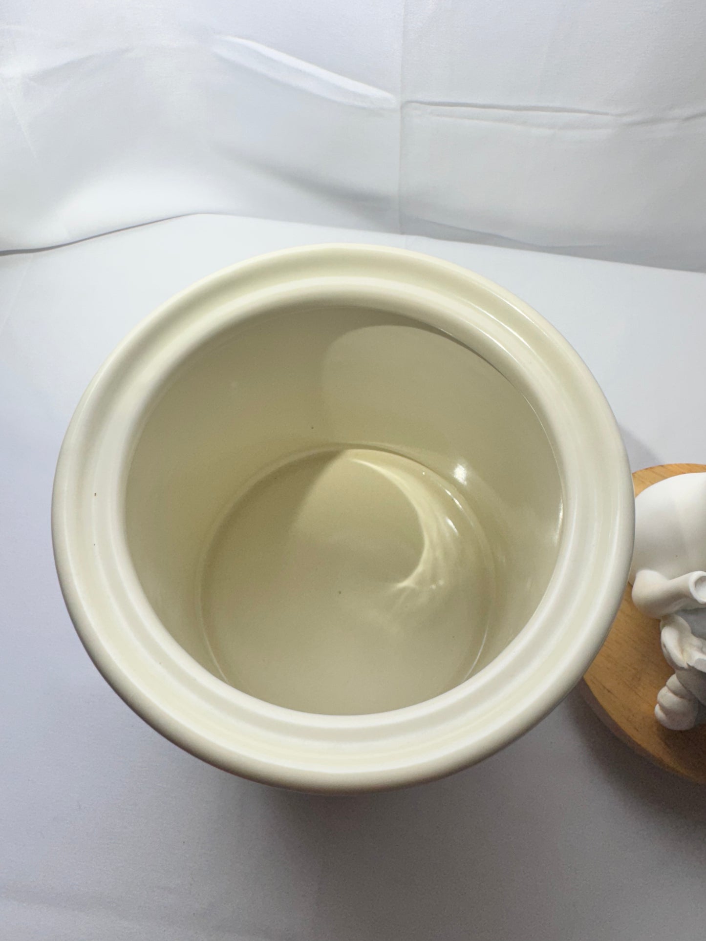 Bugs bunny and Tweety Bird - “Coffee Break” Canister- 1998 - Warner Brothers- Looney Tunes