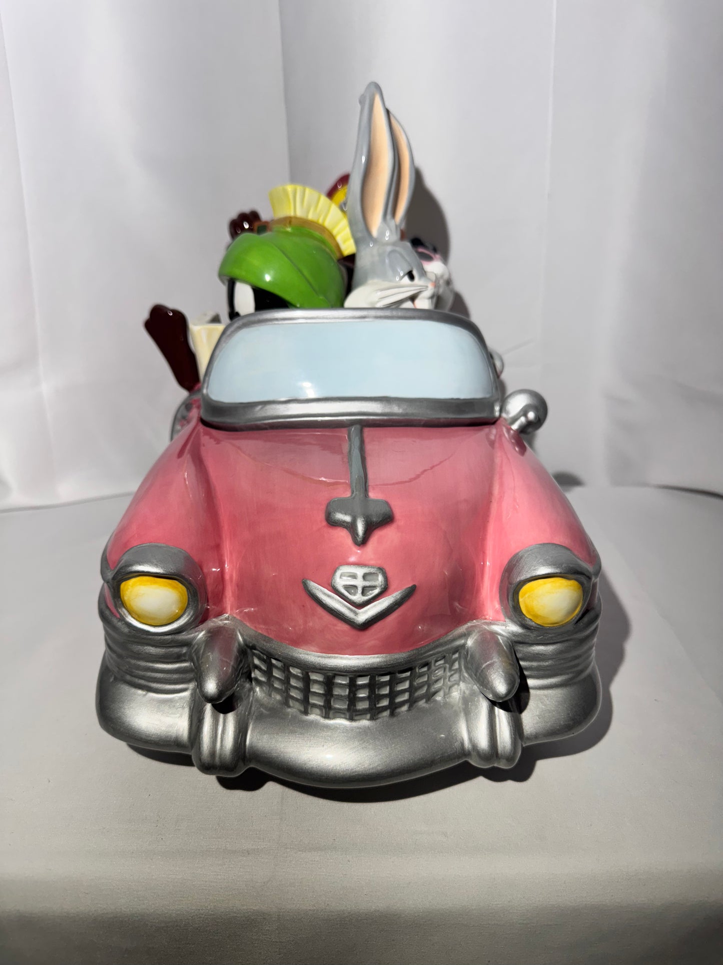 Looney Tunes - Cookie Jar - Bugs Bunny, Penelope, Tweety bird, Taz, Marvin the Martian- Warner Brothers- Pink convertible