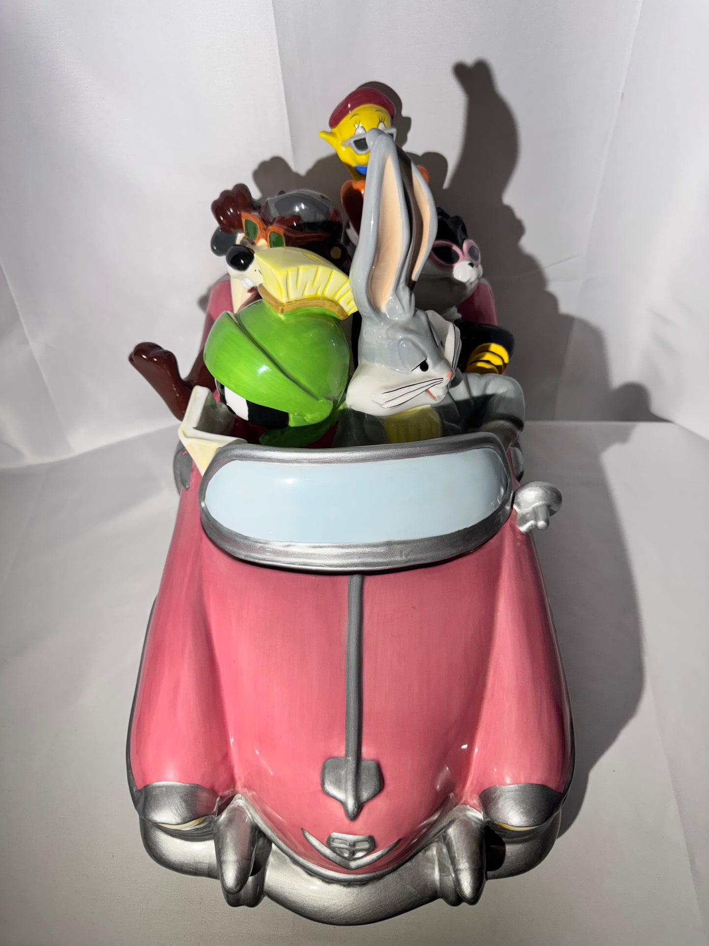 Looney Tunes - Cookie Jar - Bugs Bunny, Penelope, Tweety bird, Taz, Marvin the Martian- Warner Brothers- Pink convertible