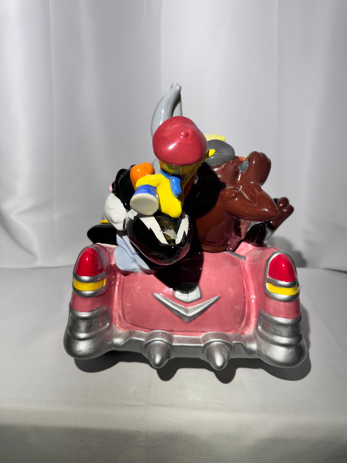 Looney Tunes - Cookie Jar - Bugs Bunny, Penelope, Tweety bird, Taz, Marvin the Martian- Warner Brothers- Pink convertible