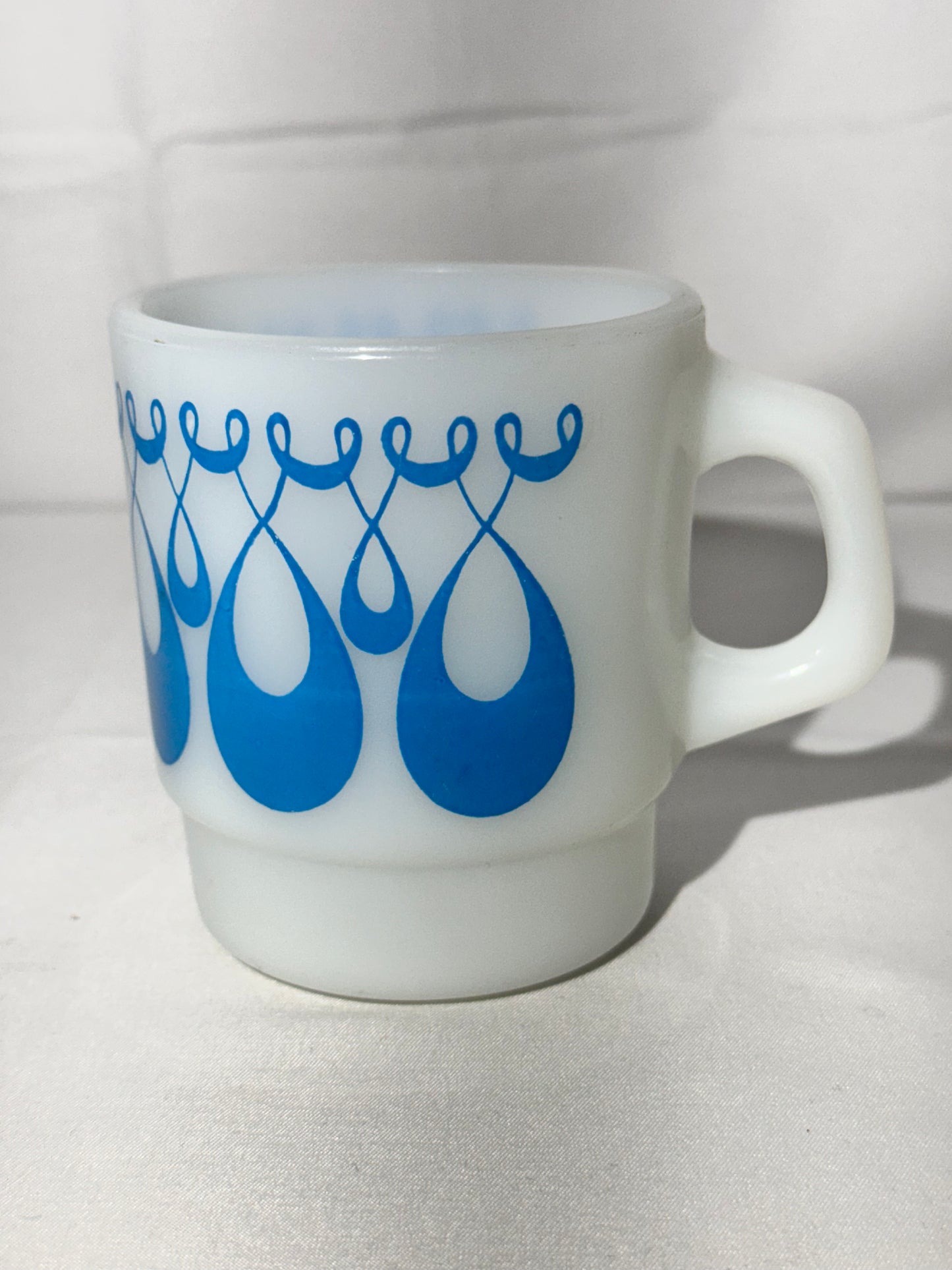 MCM - Anchor Hocking - Mug - Blue Loop - 42- ovenproof- made in USA