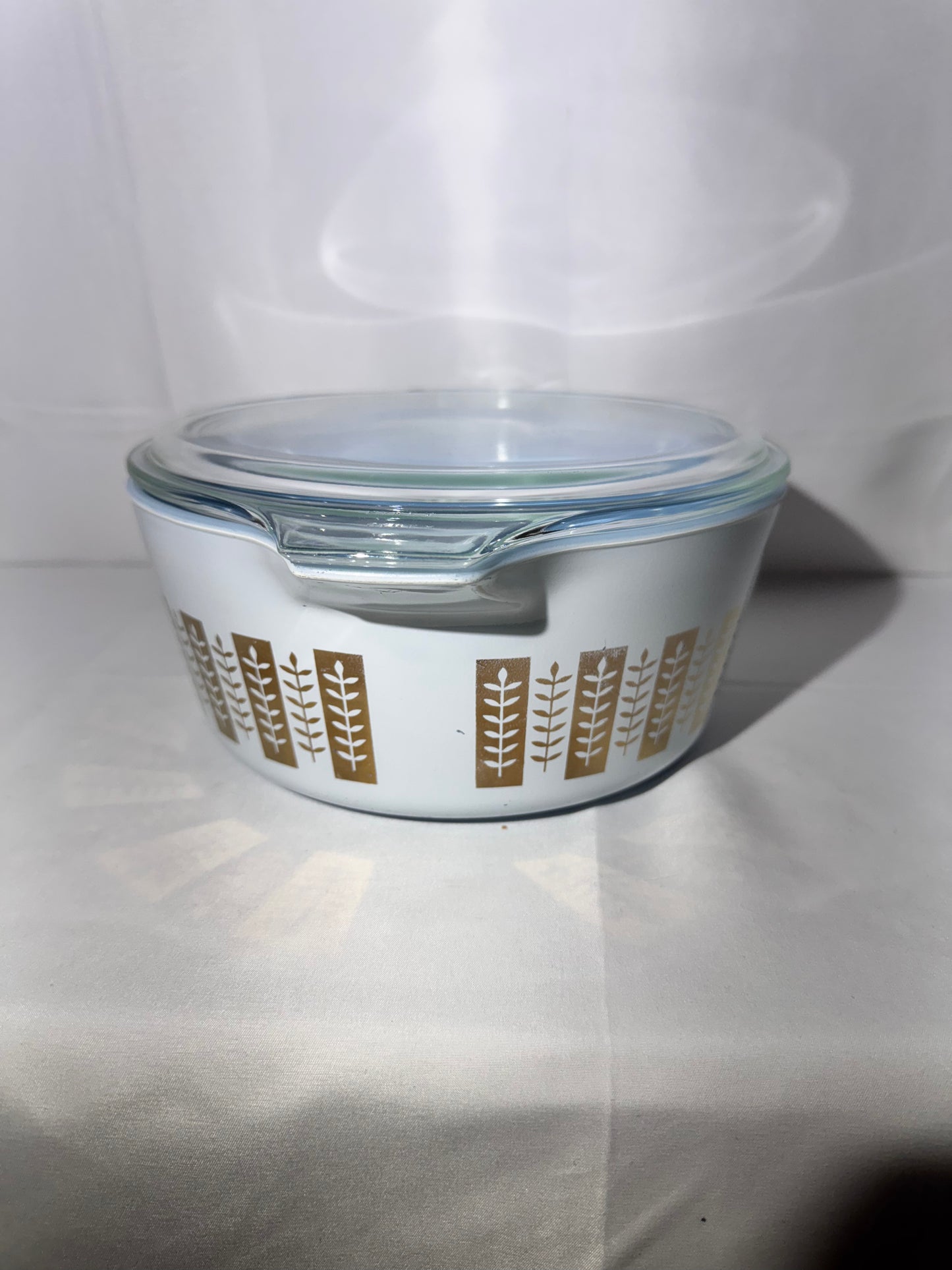 PYREX- Gourmet Gold & Delphite Blue - casserole dish-1960s-475 – B-2 1/2 Qt.- with lid