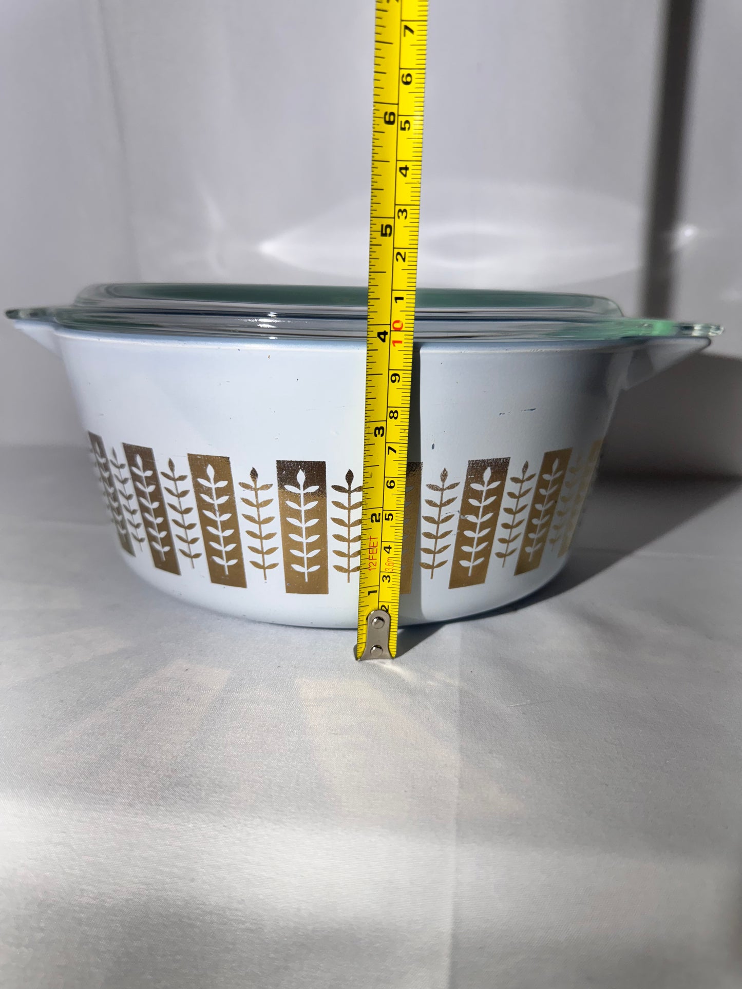 PYREX- Gourmet Gold & Delphite Blue - casserole dish-1960s-475 – B-2 1/2 Qt.- with lid