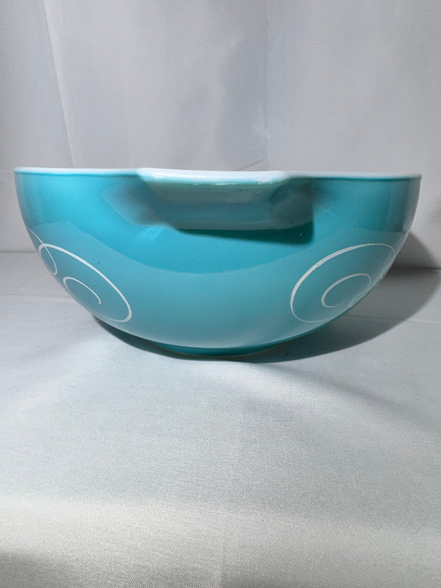 PYREX- Turquoise blue scroll- Cinderella mixing bowl-443- 2 1/2 Qt.